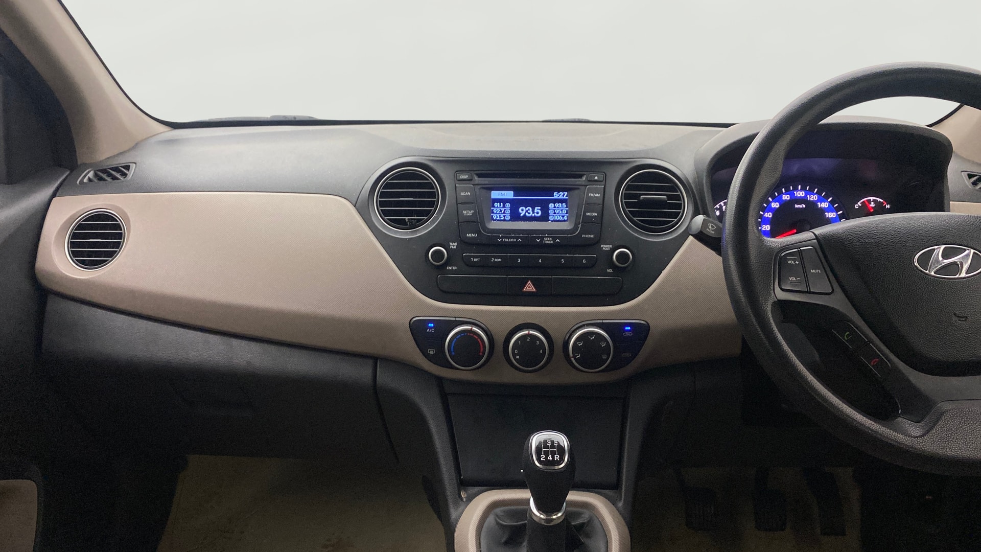 View 2015 Hyundai Xcent S Petrol Image 17 Used 2015 Hyundai Xcent S Petrol Image 17