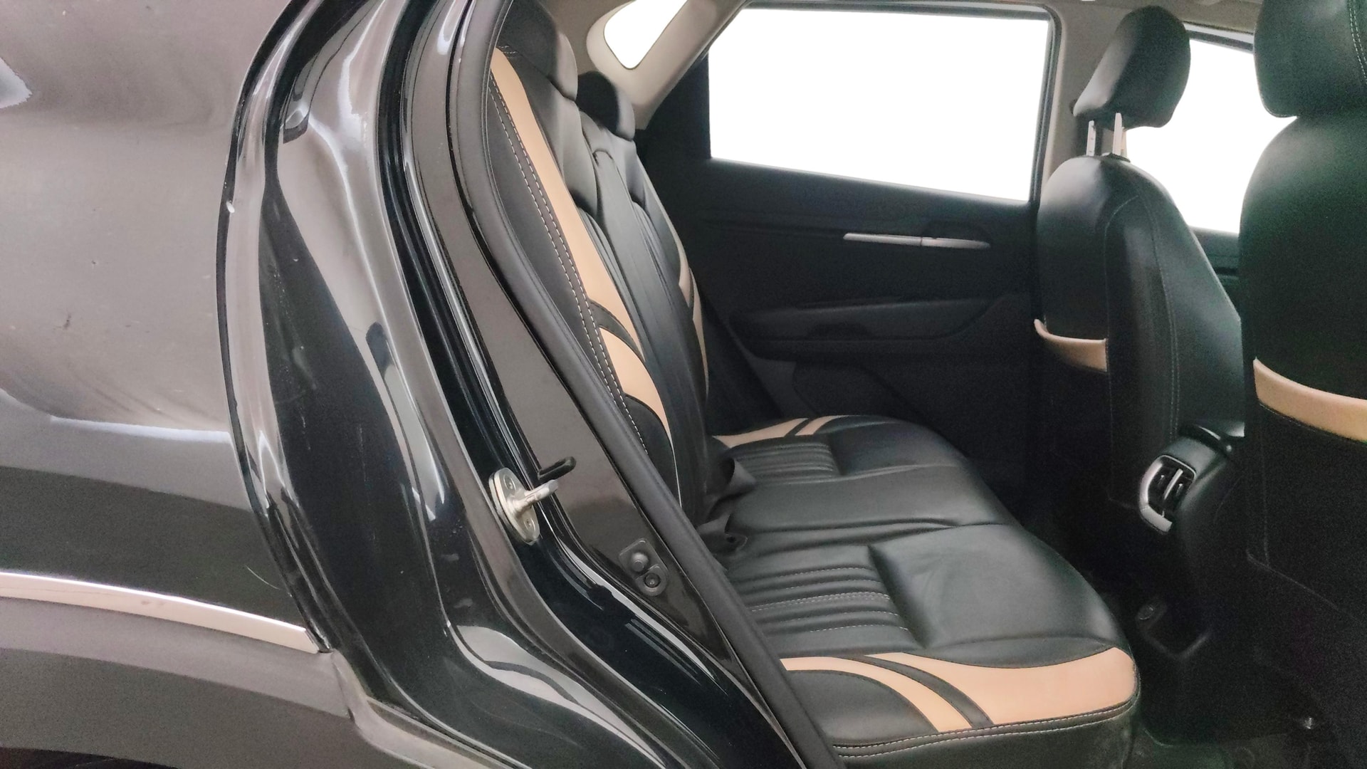 View 2021 Kia Sonet HTK Plus iMT Petrol Image 30 Used 2021 Kia Sonet HTK Plus iMT Petrol Image 30