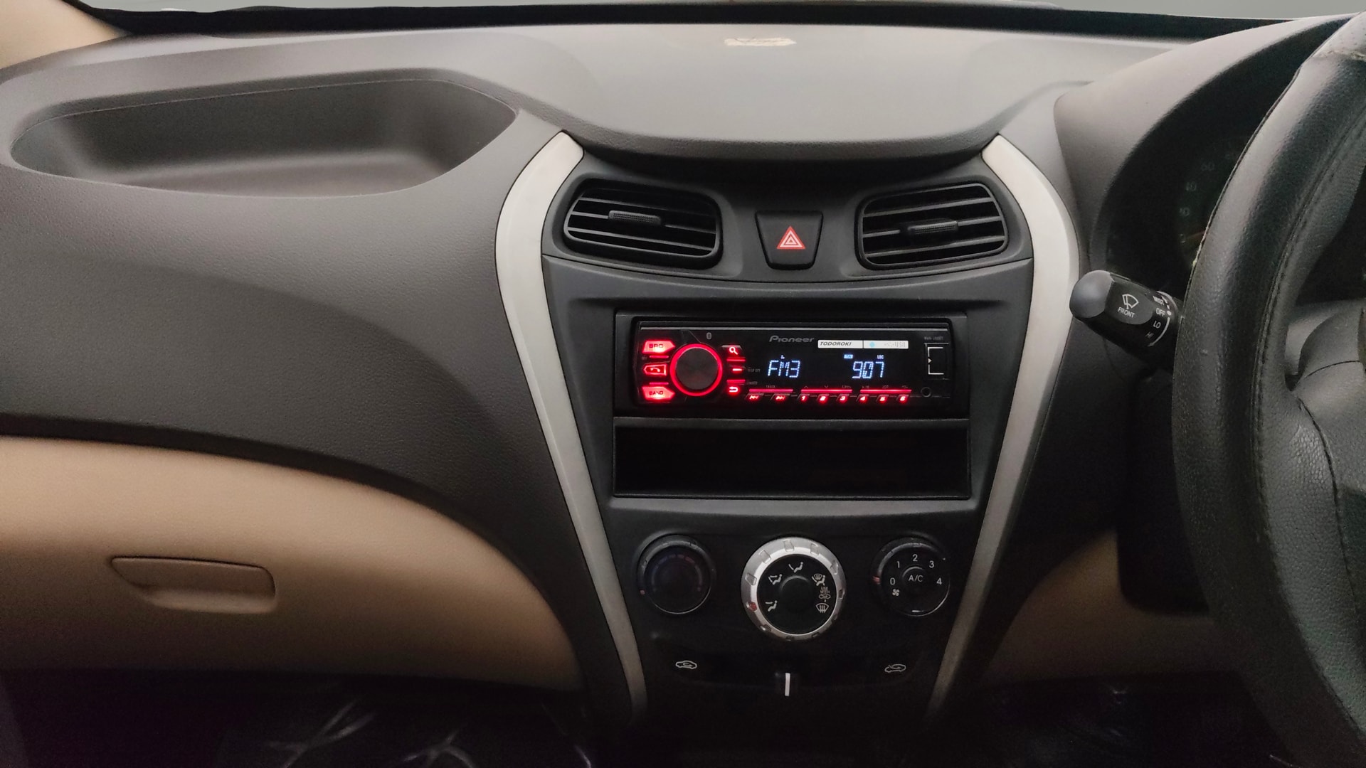 View 2018 Hyundai EON Era Plus Image 17 Used 2018 Hyundai EON Era Plus Image 17