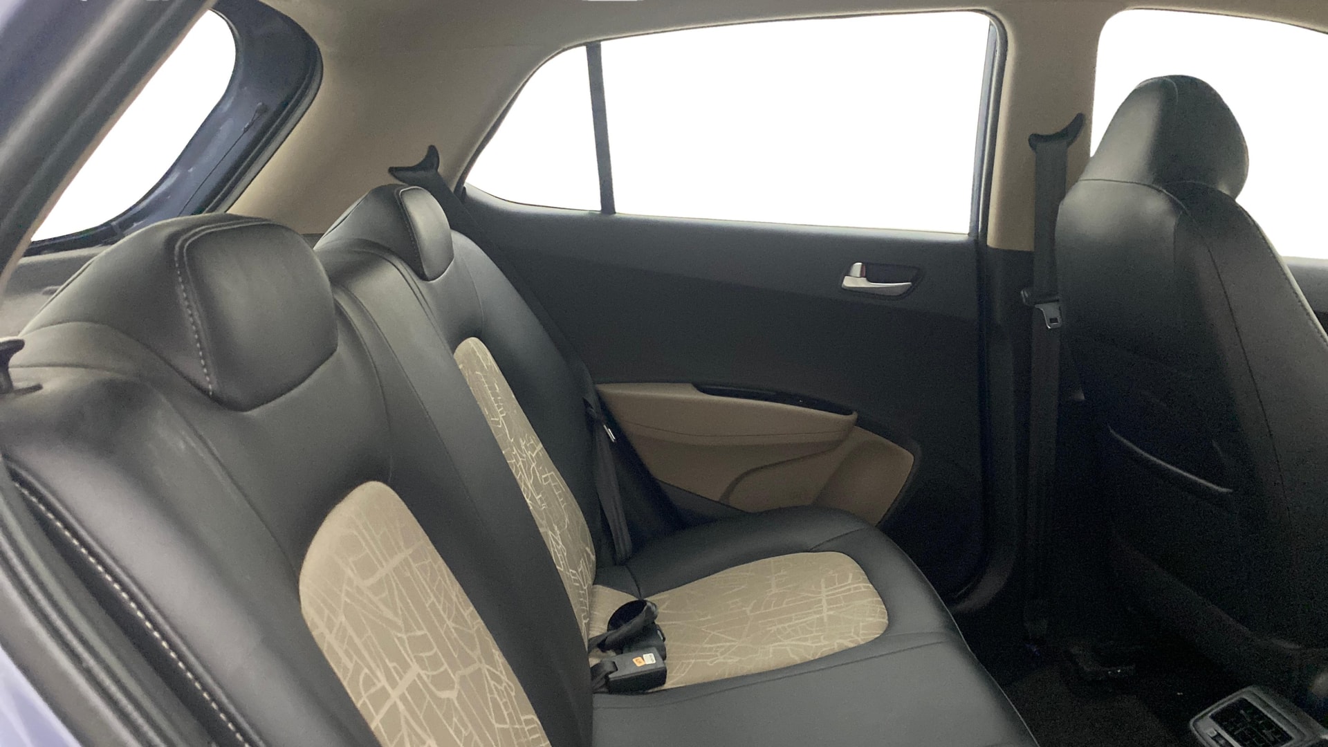 View 2017 Hyundai Grand i10 Sportz 1.2 Kappa Image 28 Used 2017 Hyundai Grand i10 Sportz 1.2 Kappa Image 28