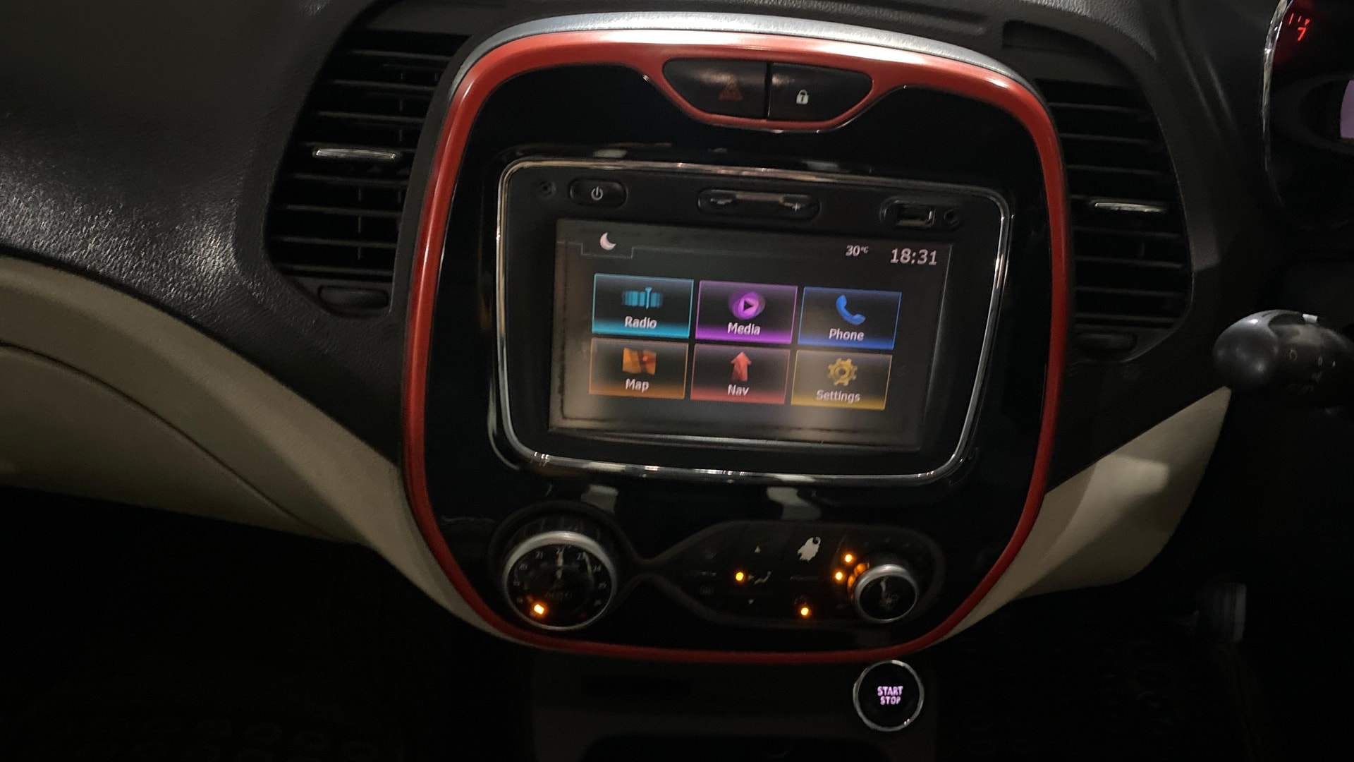 View 2018 Renault Captur RXT Mono Petrol Image 33 Used 2018 Renault Captur RXT Mono Petrol Image 33