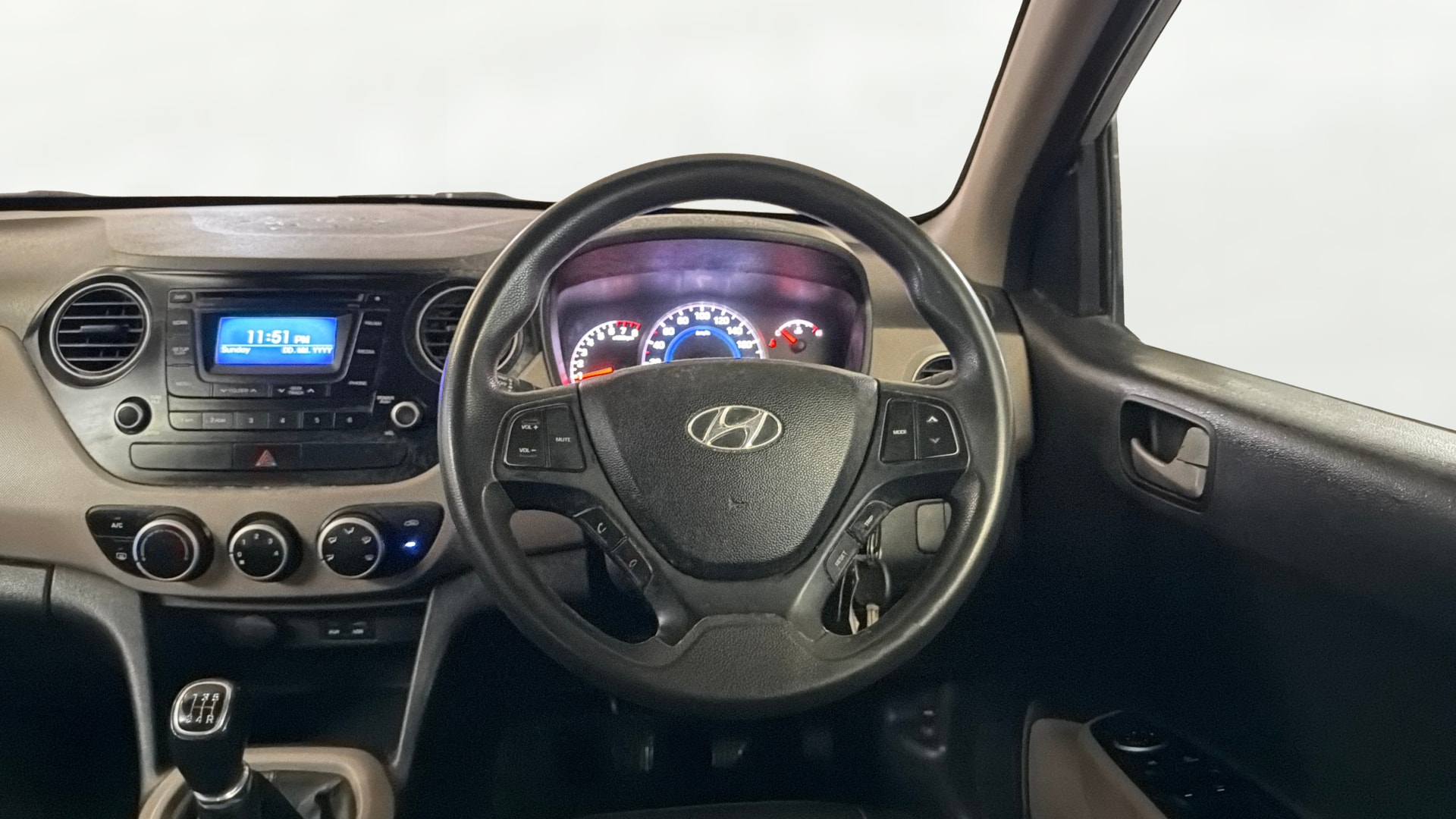 View 2015 Hyundai Grand i10 Sportz 1.2 Kappa Image 20 Used 2015 Hyundai Grand i10 Sportz 1.2 Kappa Image 20