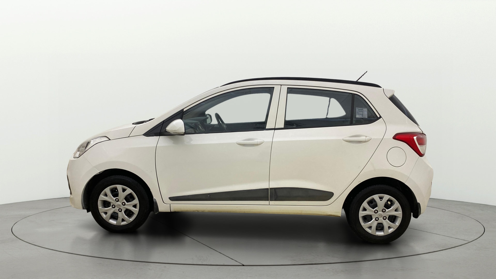 View 2016 Hyundai Grand i10 Sportz 1.2 Kappa Image 5 Used 2016 Hyundai Grand i10 Sportz 1.2 Kappa Image 5