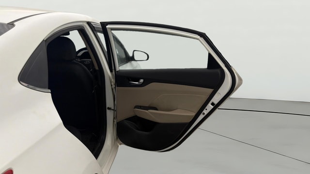 View Hyundai Verna Image 8 Used Hyundai Verna Image 8
