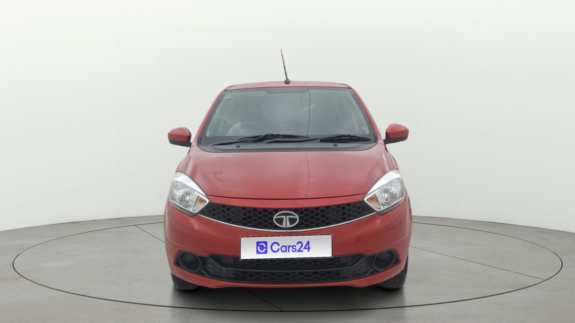 View 2018 Tata Tiago Revotorq XB Image 1 Used 2018 Tata Tiago Revotorq XB Image 1