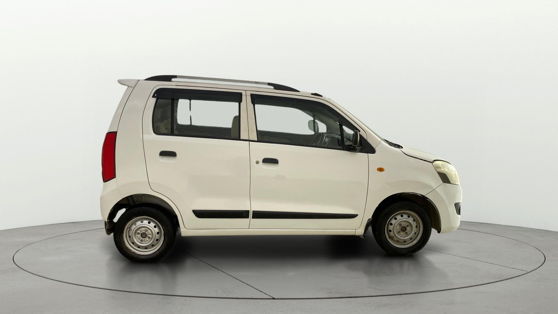 View 2018 Maruti Suzuki 1000 Base Variant Image 8 Used 2018 Maruti Suzuki 1000 Base Variant Image 8