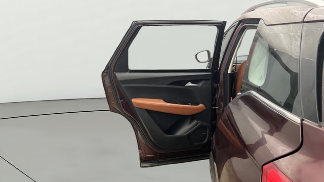View MG Hector Plus Image 16 Used MG Hector Plus Image 16