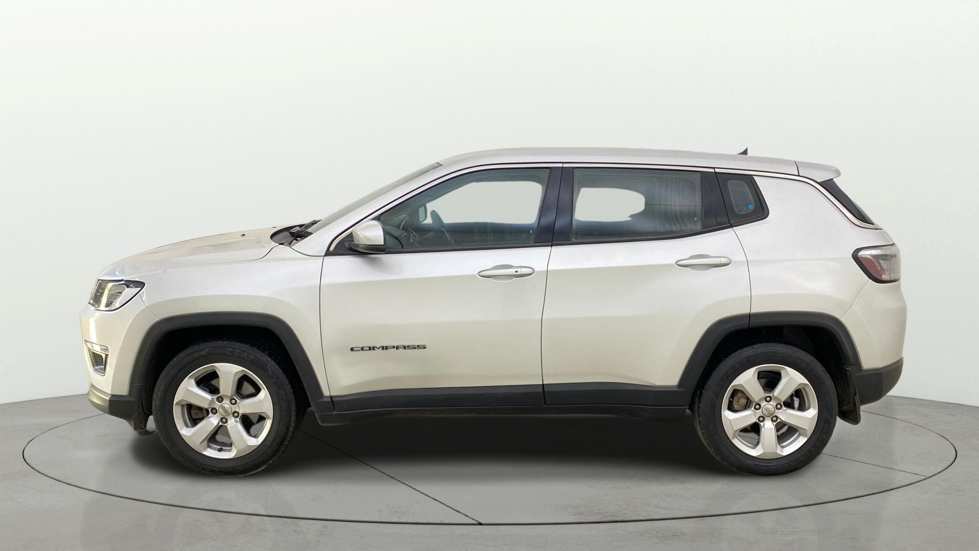 View 2018 Jeep Compass Longitude (O) 2.0 Diesel MT Image 5 Used 2018 Jeep Compass Longitude (O) 2.0 Diesel MT Image 5