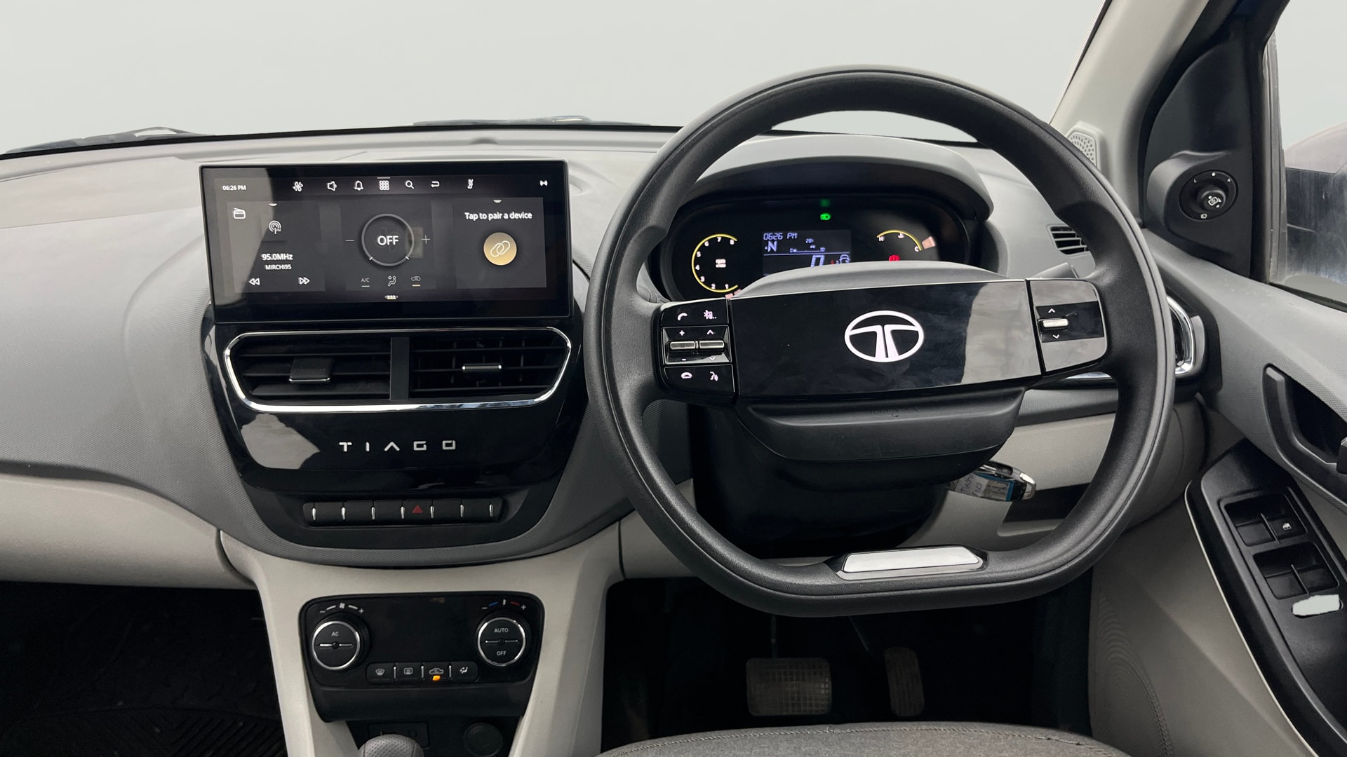 View 2025 Tata Tiago Revotorq XB Image 21 Used 2025 Tata Tiago Revotorq XB Image 21
