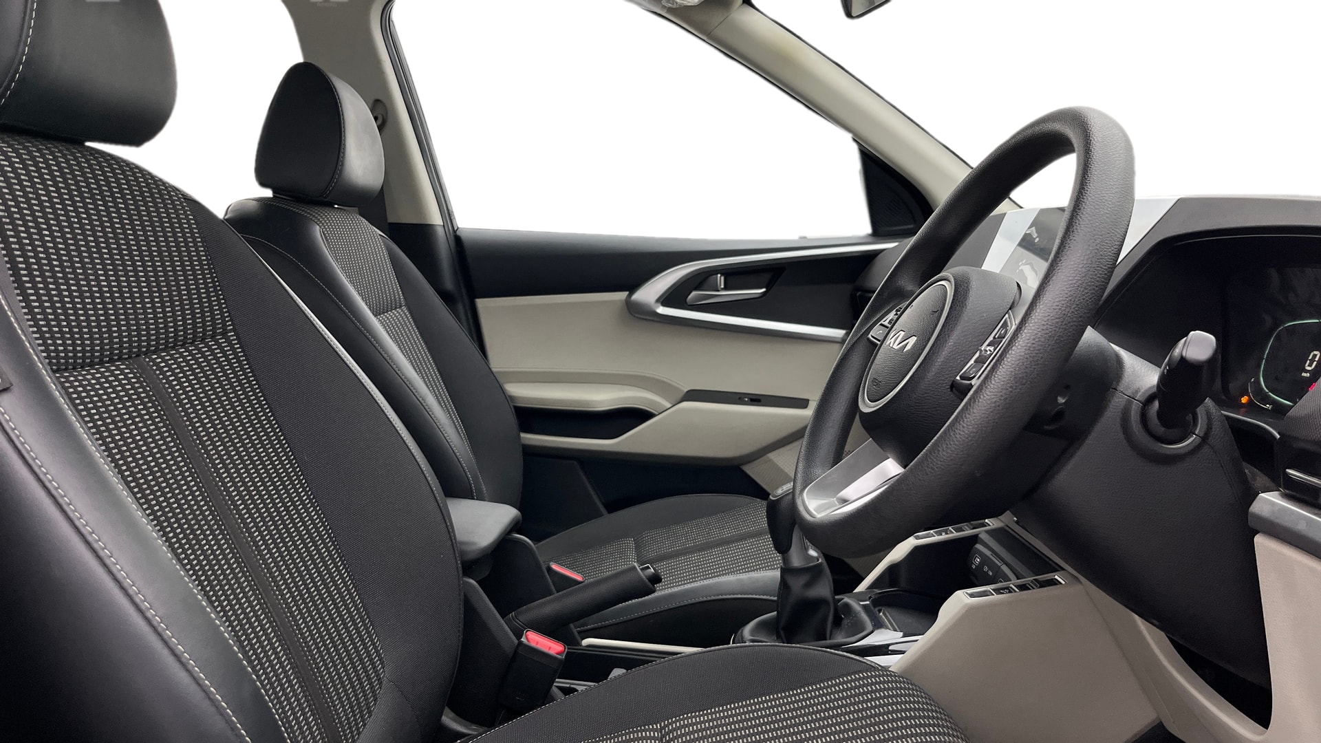 View 2023 Kia Carens Prestige 1.5 Petrol 7 STR Image 19 Used 2023 Kia Carens Prestige 1.5 Petrol 7 STR Image 19