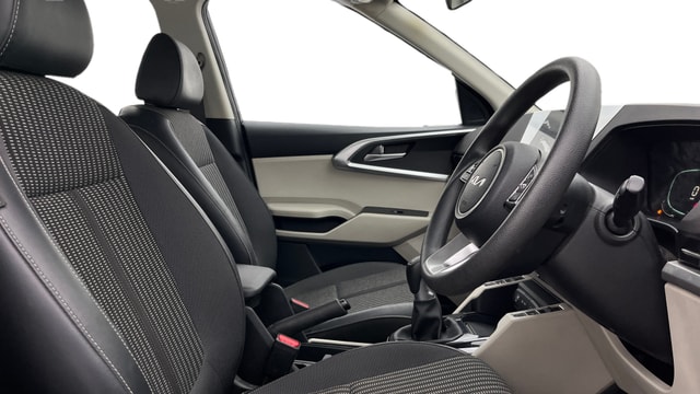 View Kia Carens Image 19 Used Kia Carens Image 19