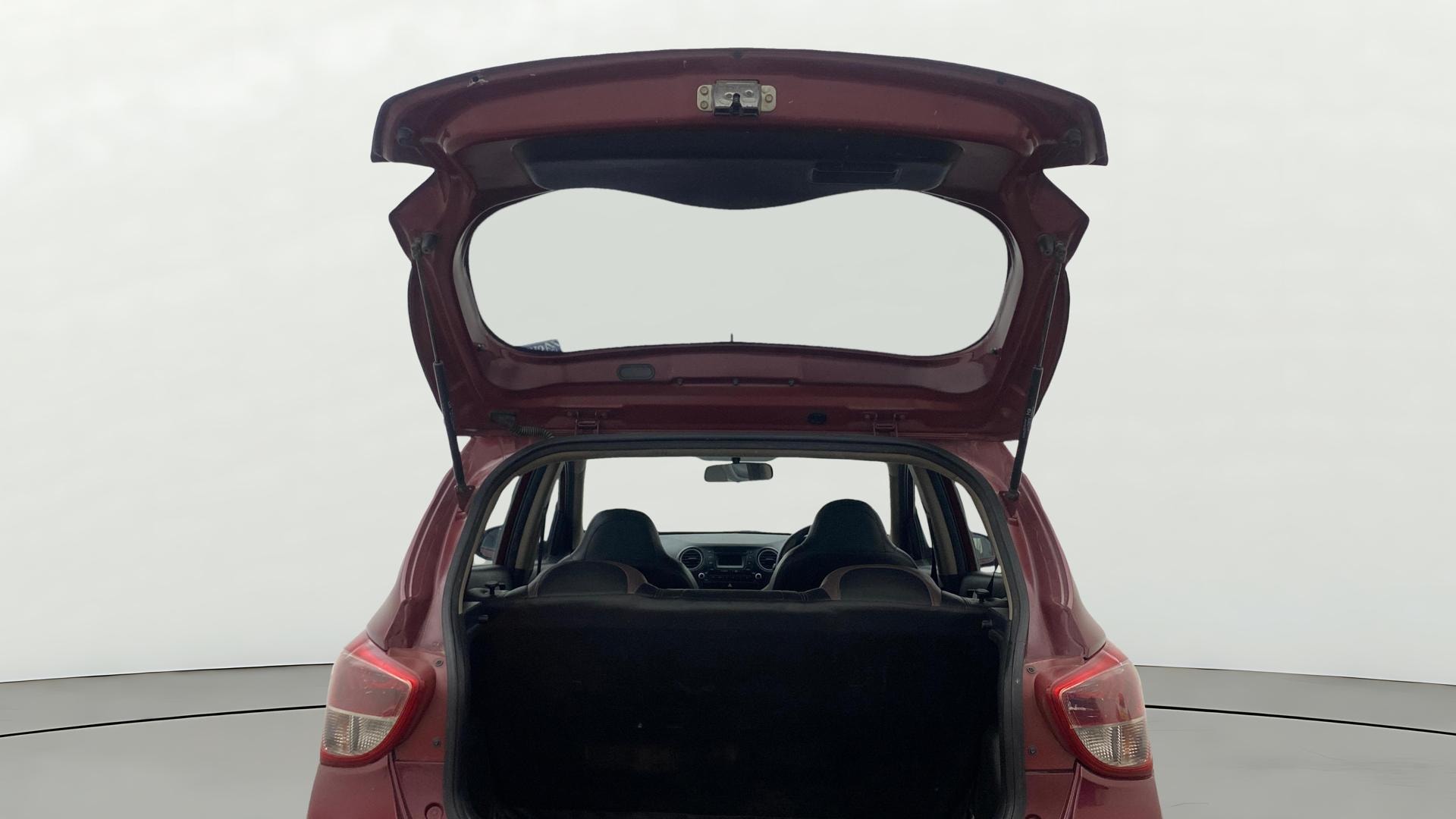 View 2014 Hyundai Grand i10 Sportz 1.2 Kappa Image 16 Used 2014 Hyundai Grand i10 Sportz 1.2 Kappa Image 16