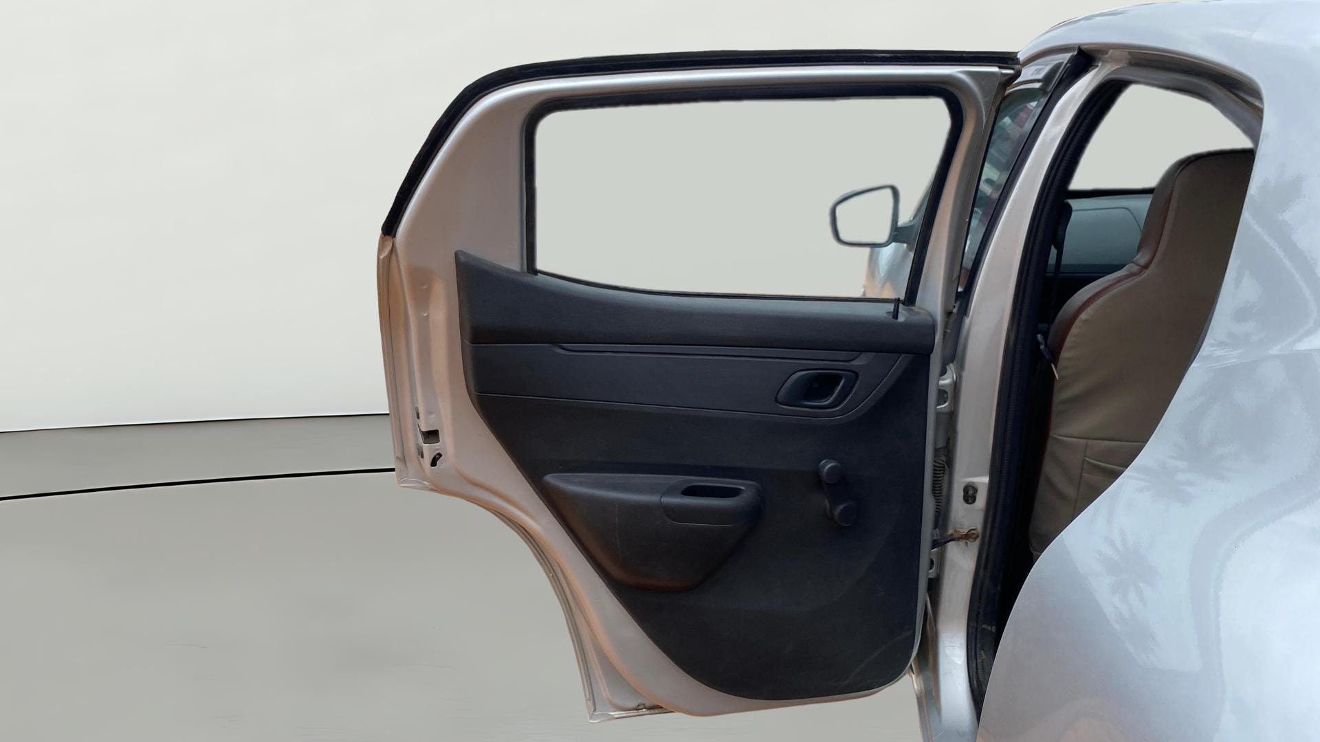 View 2018 Renault Kwid RXL Image 22 Used 2018 Renault Kwid RXL Image 22