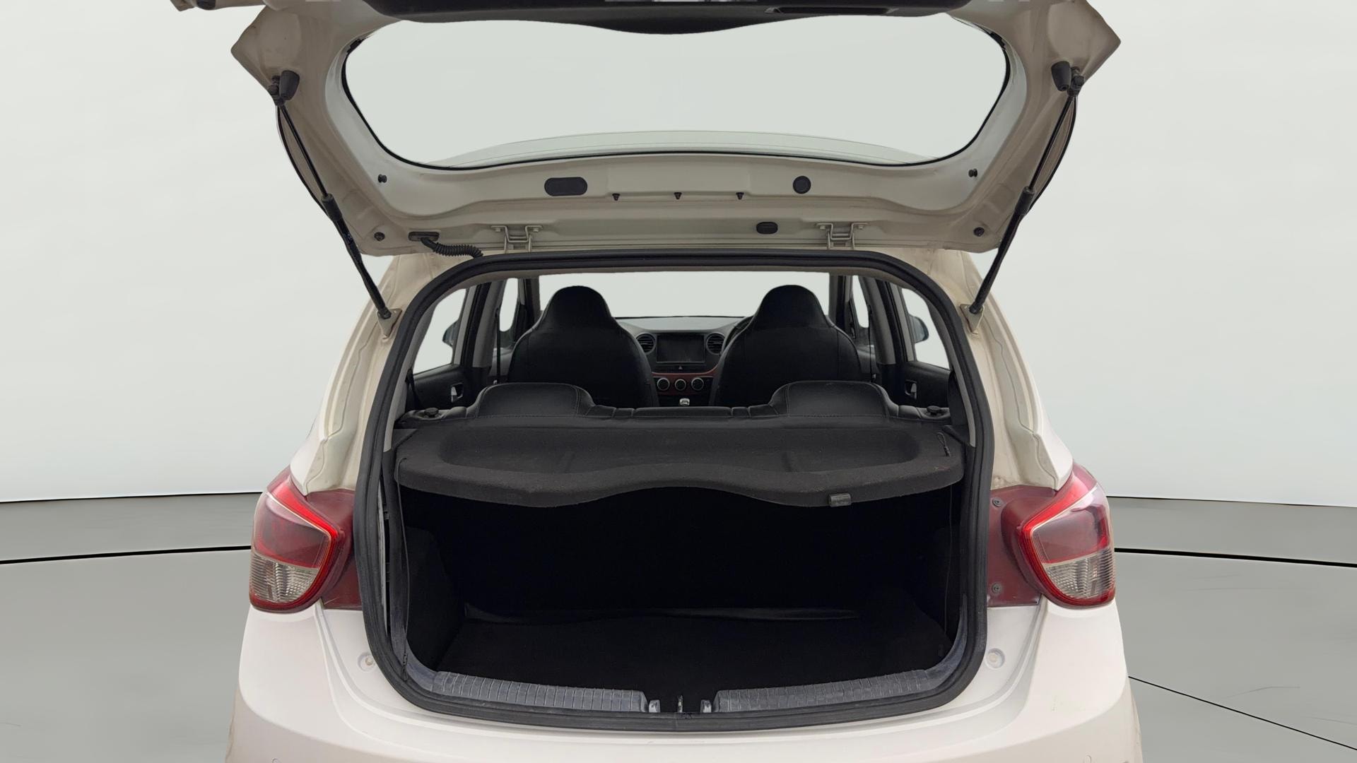 View 2016 Hyundai Grand i10 1.2 Asta Petrol Image 37 Used 2016 Hyundai Grand i10 1.2 Asta Petrol Image 37