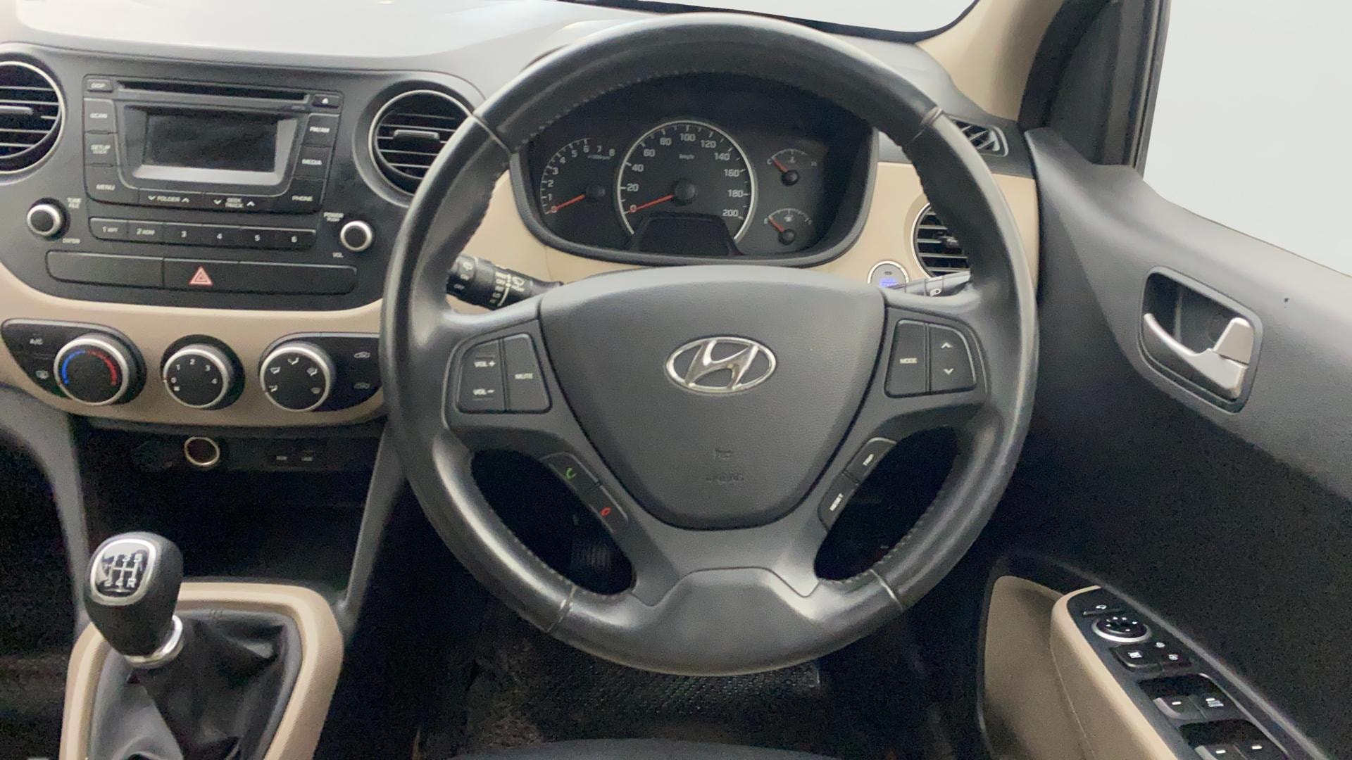 View 2014 Hyundai Grand i10 1.2 Asta Petrol Image 12 Used 2014 Hyundai Grand i10 1.2 Asta Petrol Image 12