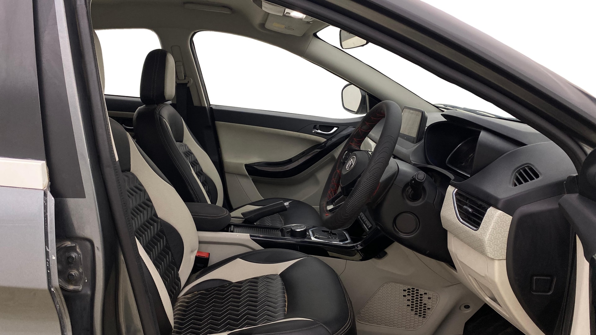 View 2023 Tata Nexon XZA Plus Diesel Image 26 Used 2023 Tata Nexon XZA Plus Diesel Image 26