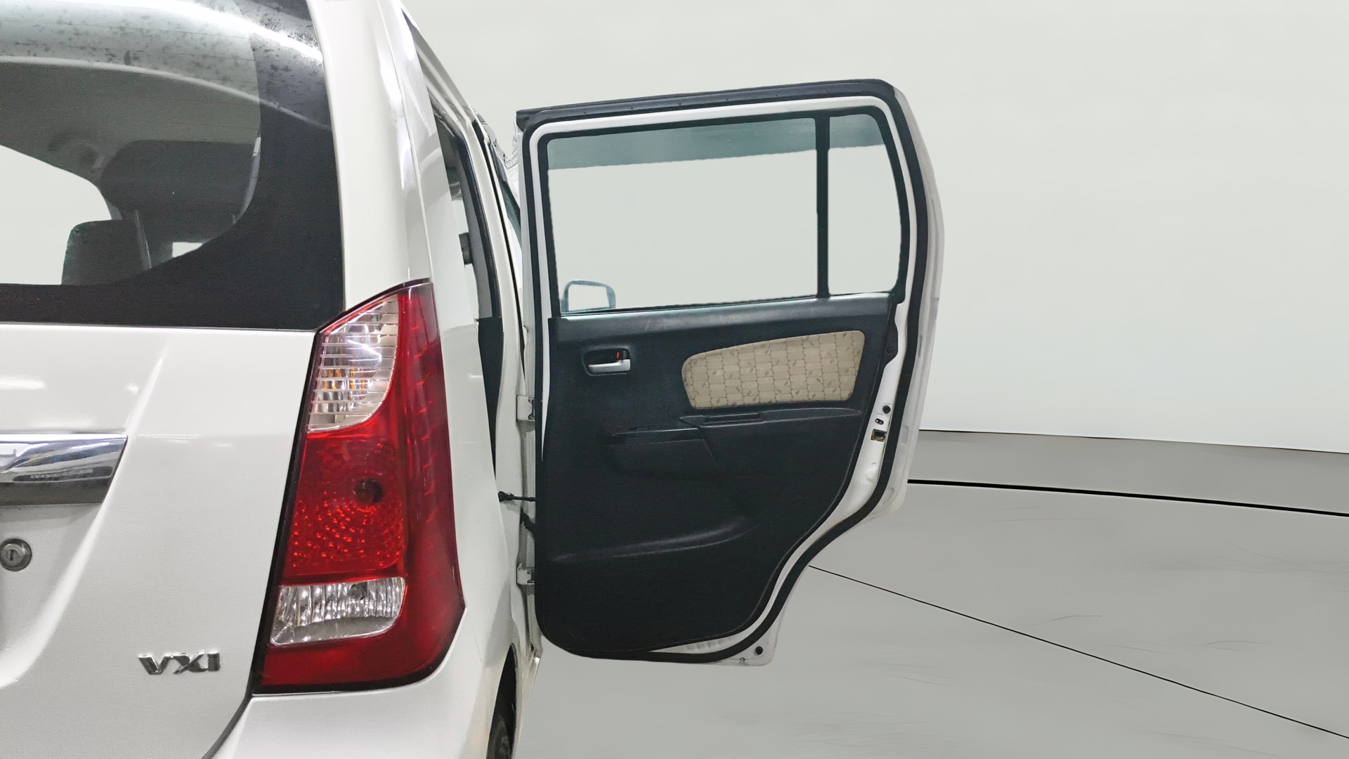 View 2018 Maruti Suzuki 1000 Base Variant Image 5 Used 2018 Maruti Suzuki 1000 Base Variant Image 5