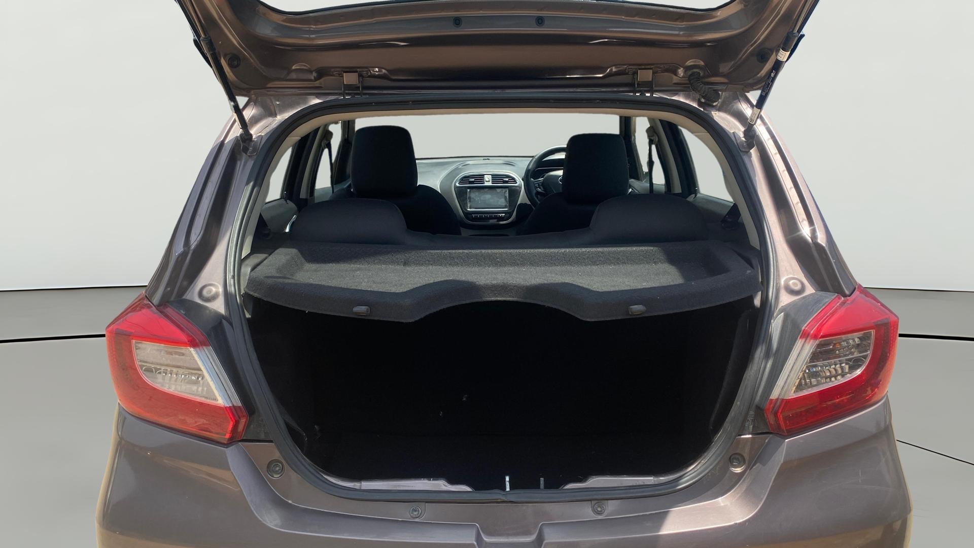 View 2020 Tata Tiago Revotorq XB Image 36 Used 2020 Tata Tiago Revotorq XB Image 36