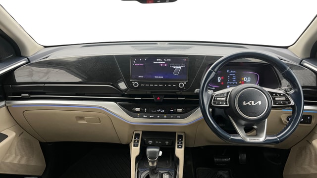 View Kia Carens Image 17 Used Kia Carens Image 17