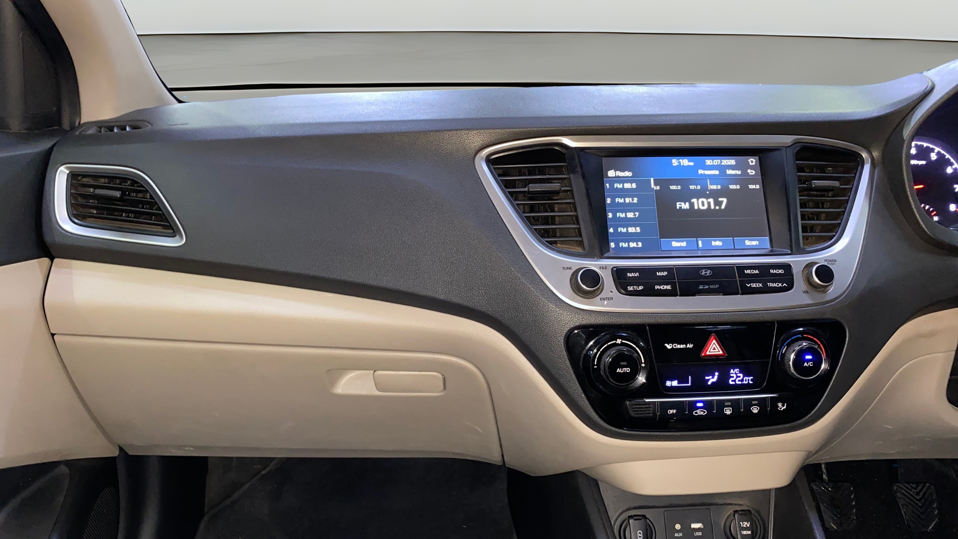 View 2018 Hyundai Verna 1.6 VTVT SX Image 34 Used 2018 Hyundai Verna 1.6 VTVT SX Image 34