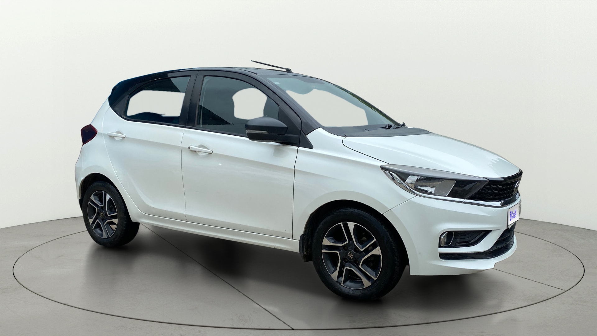 View 2020 Tata Tiago Revotorq XB Image 22 Used 2020 Tata Tiago Revotorq XB Image 22