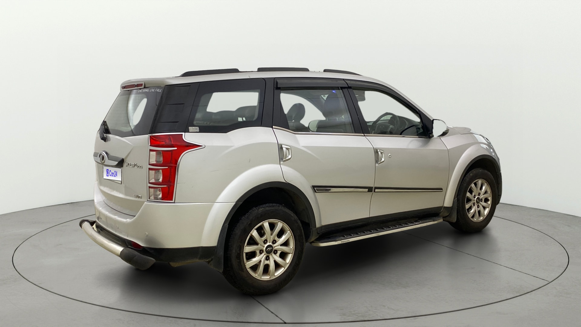 View 2017 Mahindra XUV500 W10 FWD Image 46 Used 2017 Mahindra XUV500 W10 FWD Image 46