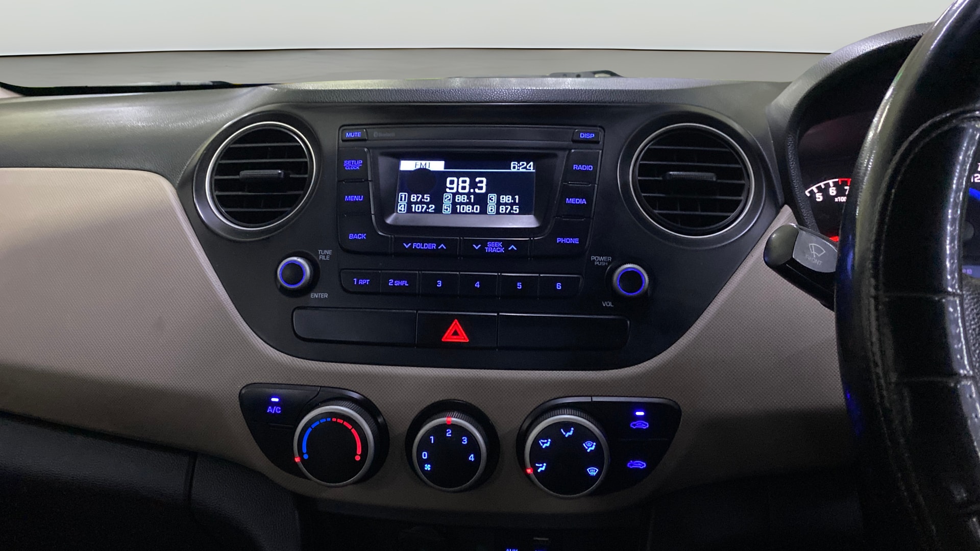View 2019 Hyundai Grand i10 Magna 1.2 Kappa VTVT Image 17 Used 2019 Hyundai Grand i10 Magna 1.2 Kappa VTVT Image 17