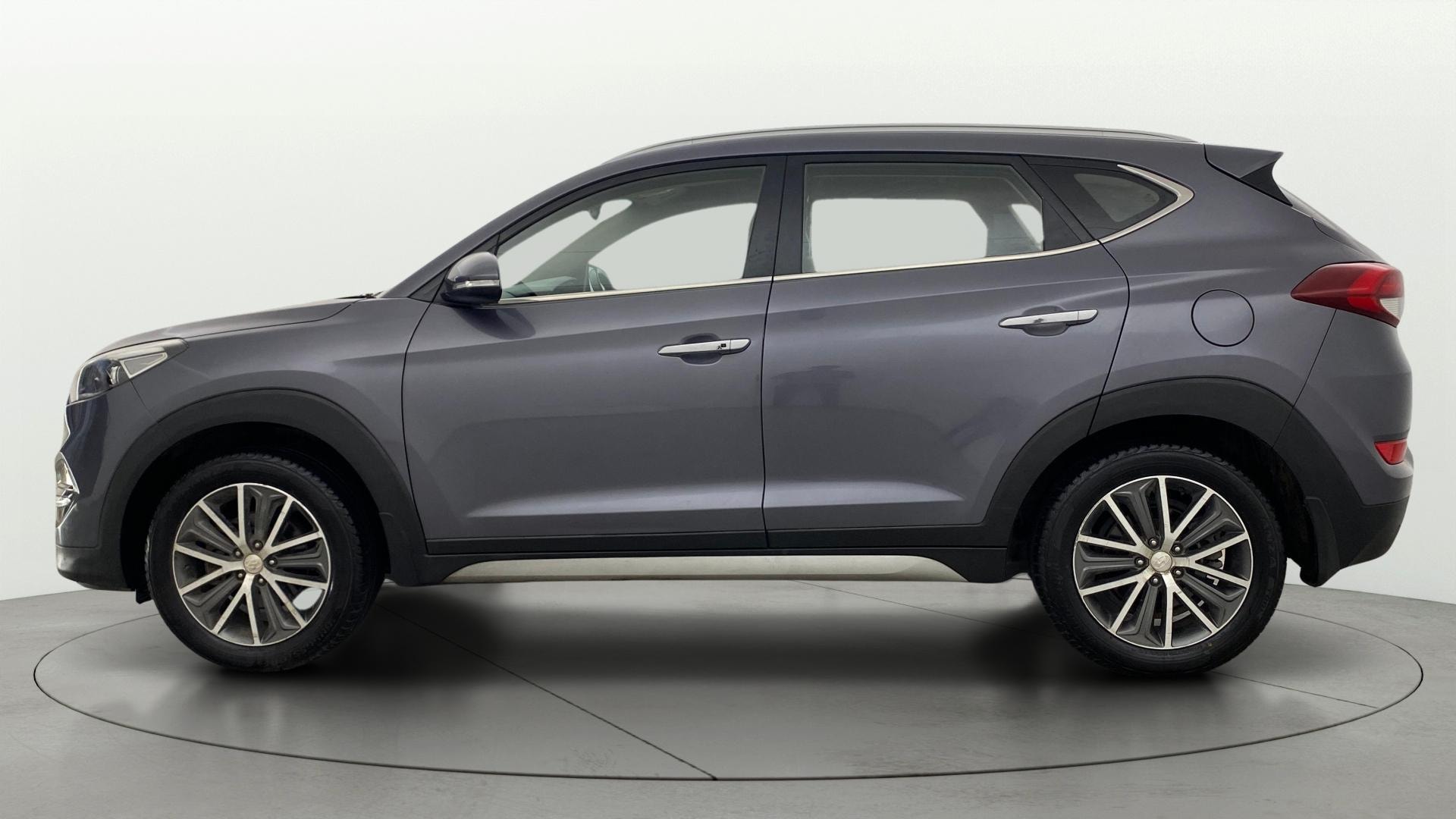 View 2017 Hyundai Tucson R 2.0 6-Speed Automatic GL BS IV Image 6 Used 2017 Hyundai Tucson R 2.0 6-Speed Automatic GL BS IV Image 6