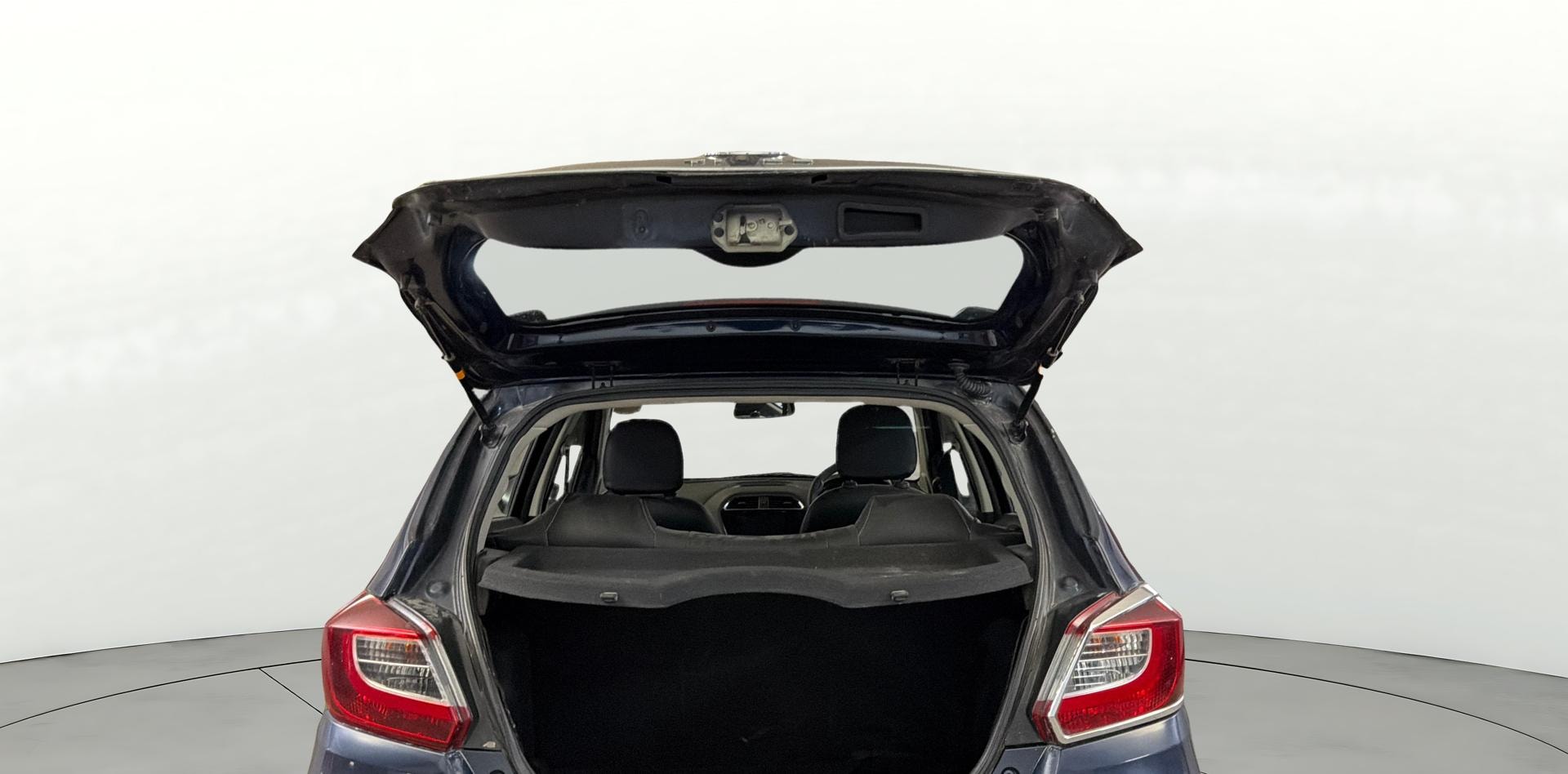 View 2022 Tata Tiago Revotorq XB Image 16 Used 2022 Tata Tiago Revotorq XB Image 16