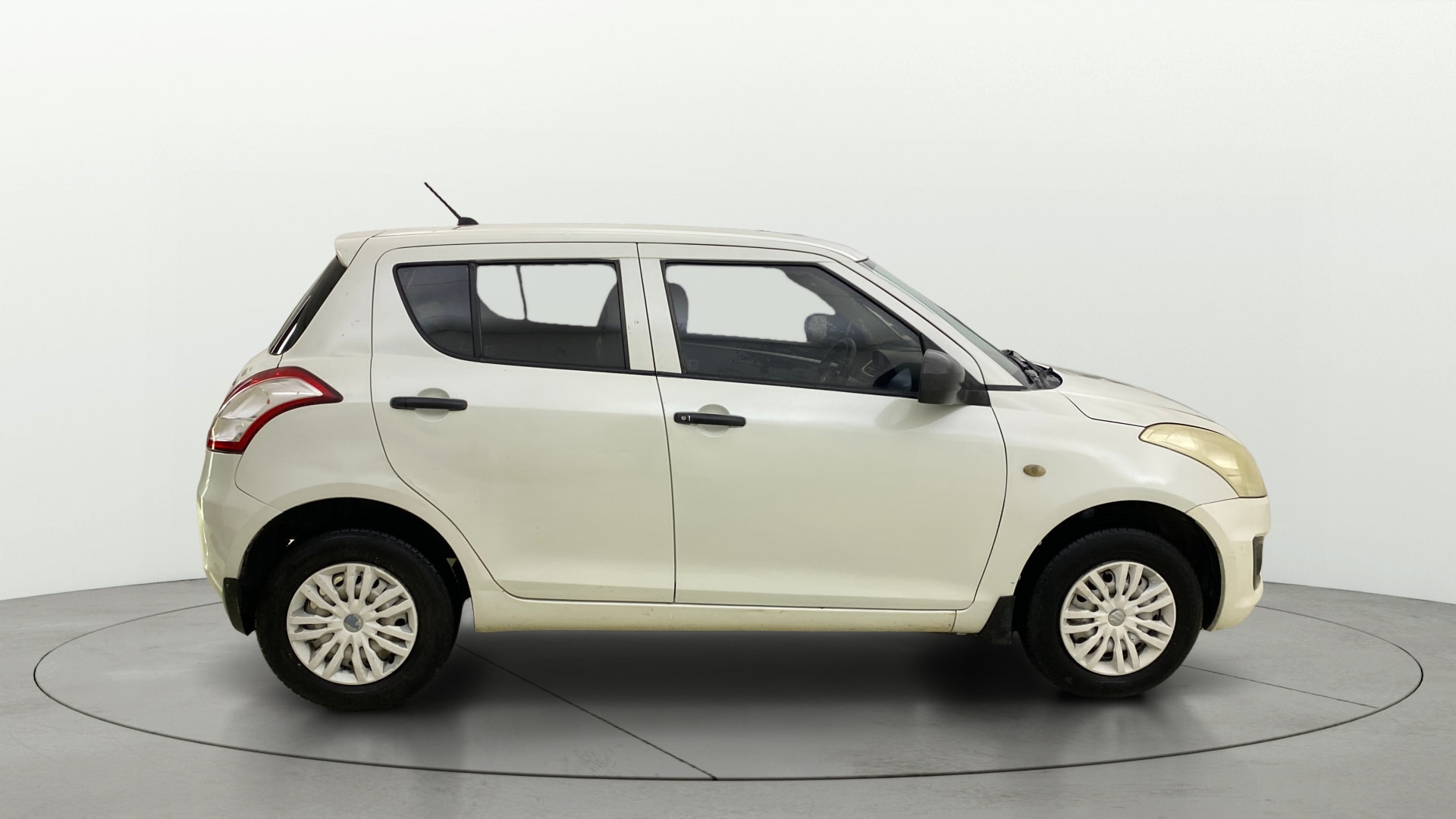 View 2016 Maruti Suzuki 1000 Base Variant Image 8 Used 2016 Maruti Suzuki 1000 Base Variant Image 8