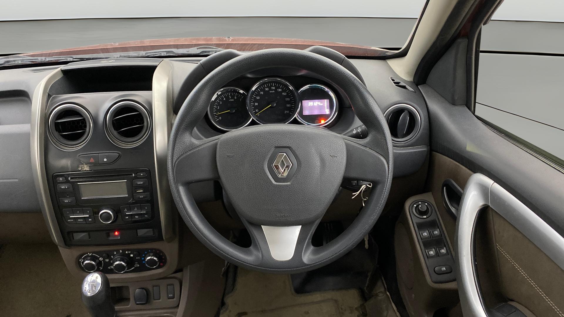 View 2016 Renault Duster Petrol RXL Image 20 Used 2016 Renault Duster Petrol RXL Image 20
