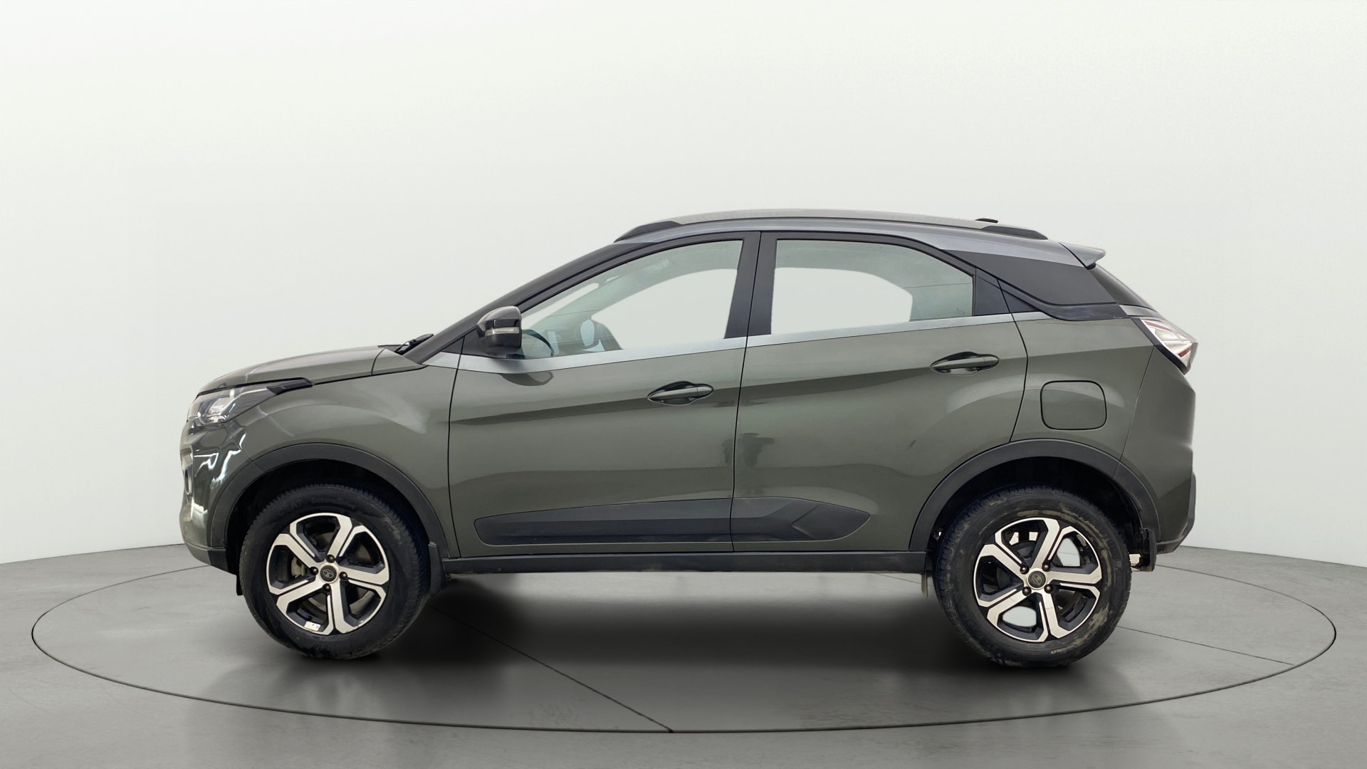 View 2024 Tata Nexon Revotron XZ Plus Lux Image 6 Used 2024 Tata Nexon Revotron XZ Plus Lux Image 6