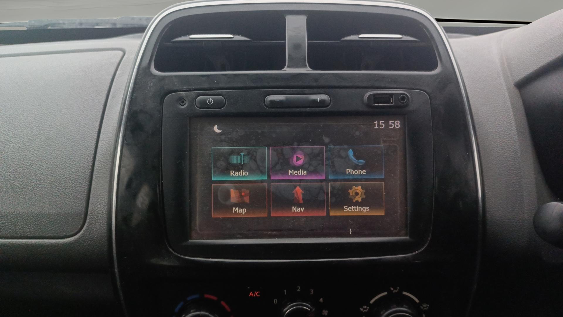 View 2017 Renault Kwid RXT 1.0 Image 30 Used 2017 Renault Kwid RXT 1.0 Image 30