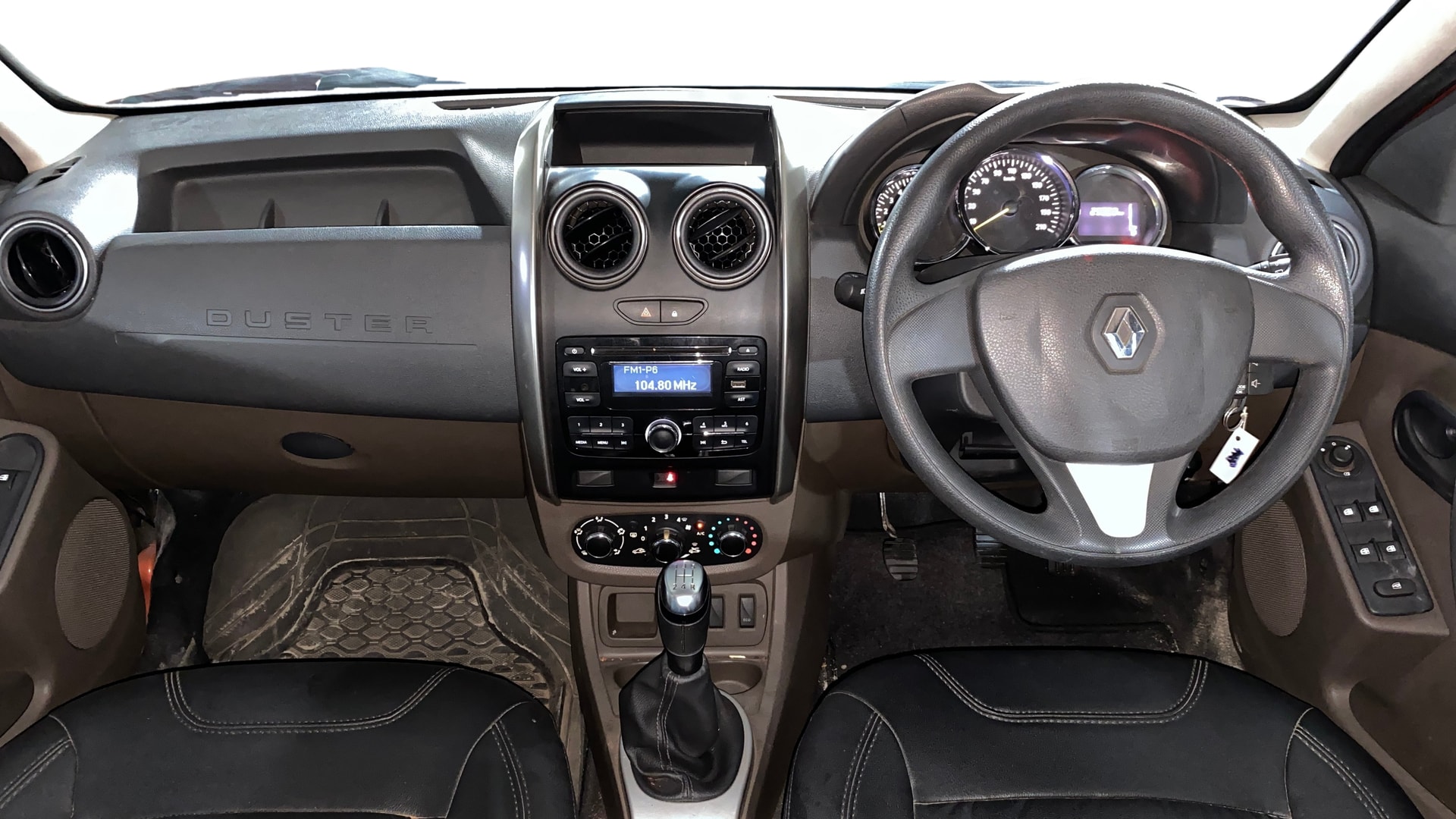 View 2016 Renault Duster Petrol RXL Image 15 Used 2016 Renault Duster Petrol RXL Image 15