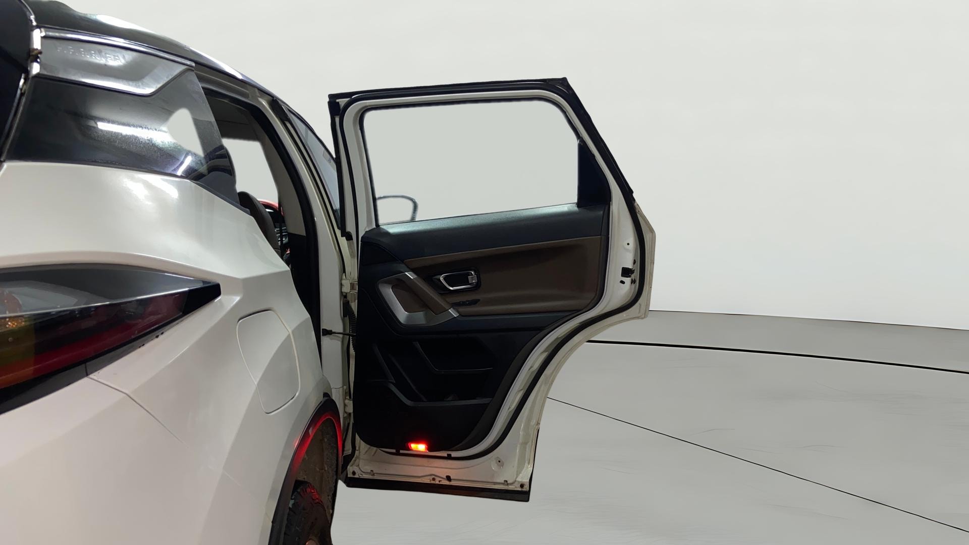 View 2021 Tata Harrier XE Image 6 Used 2021 Tata Harrier XE Image 6