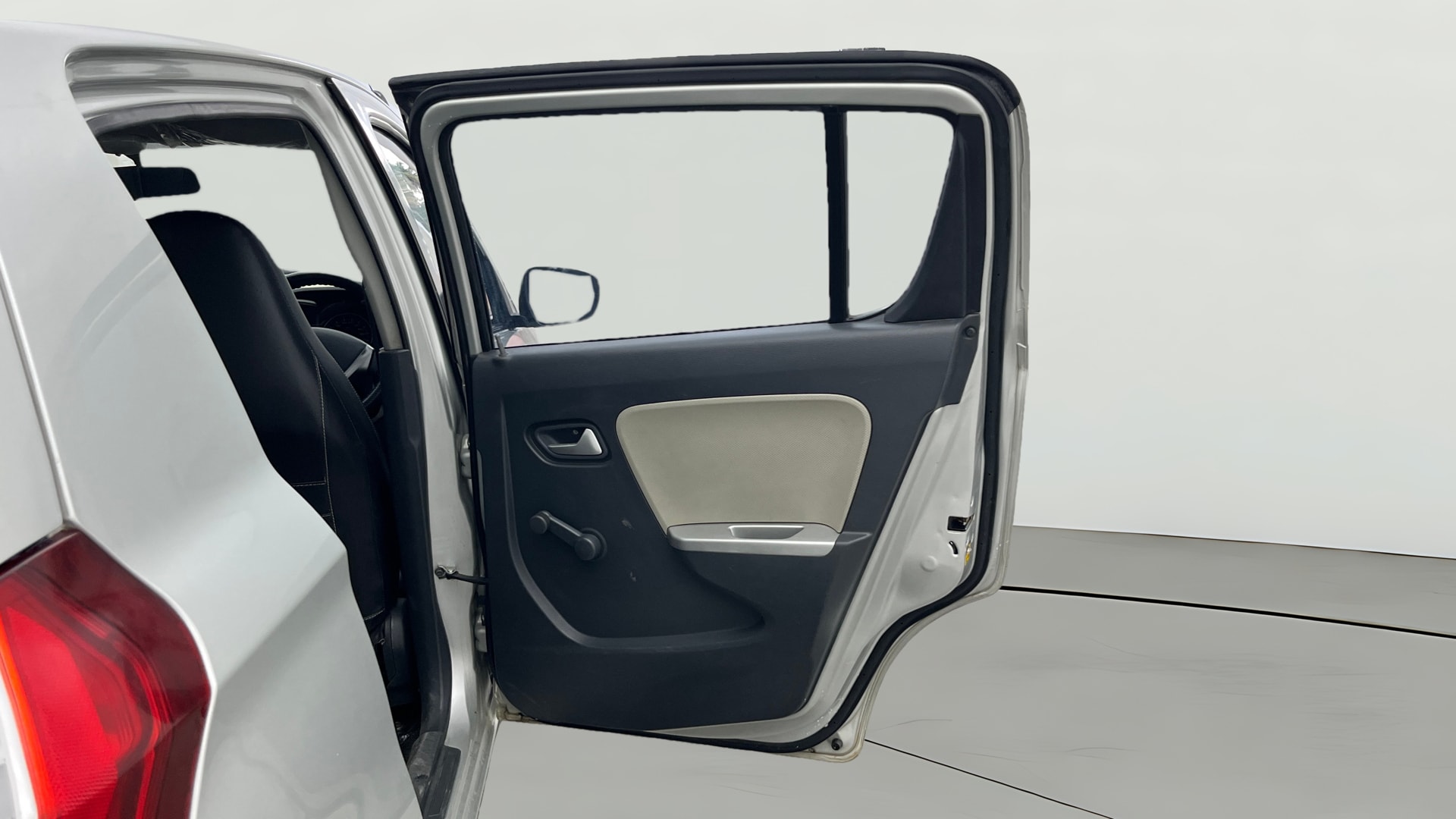 View 2017 Maruti Suzuki Alto K10 LX Image 7 Used 2017 Maruti Suzuki Alto K10 LX Image 7