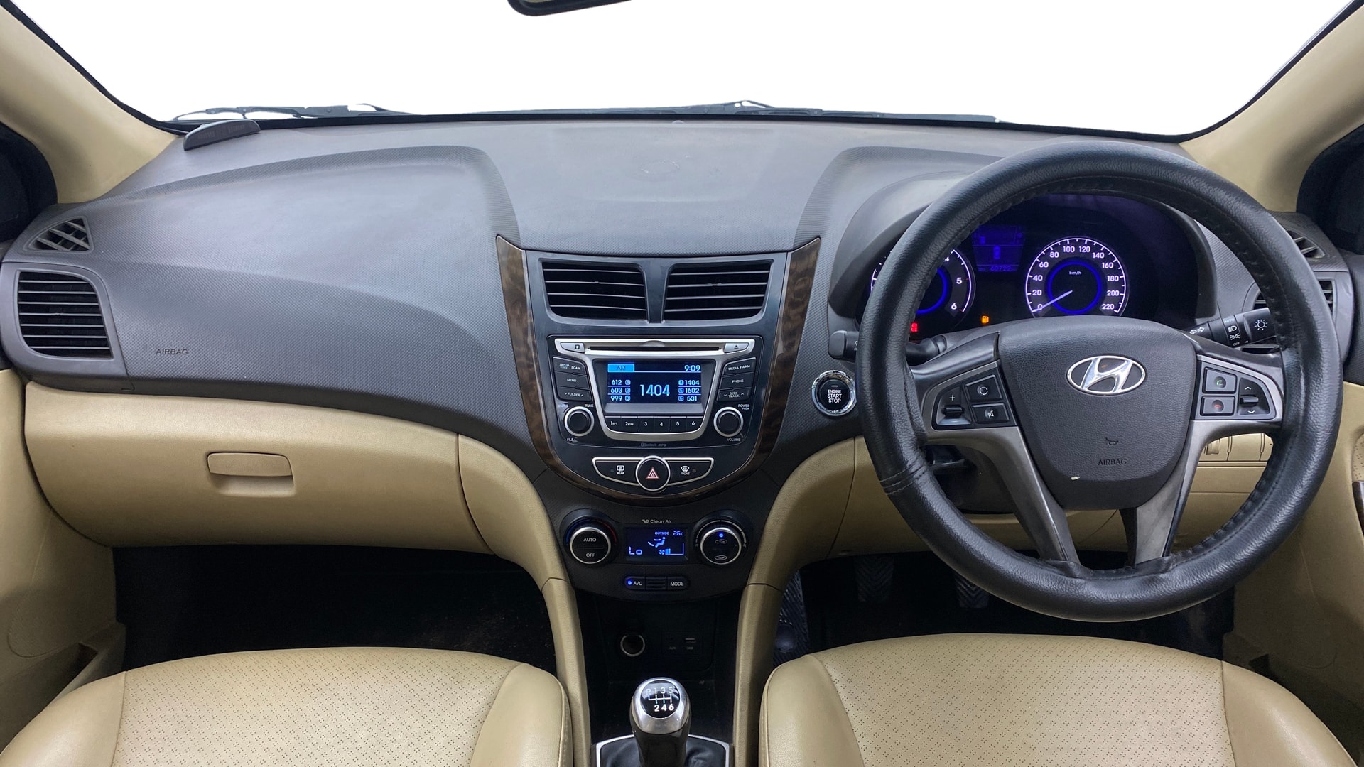 View 2015 Hyundai Fluidic Verna 1.4 CRDI Base Image 16 Used 2015 Hyundai Fluidic Verna 1.4 CRDI Base Image 16