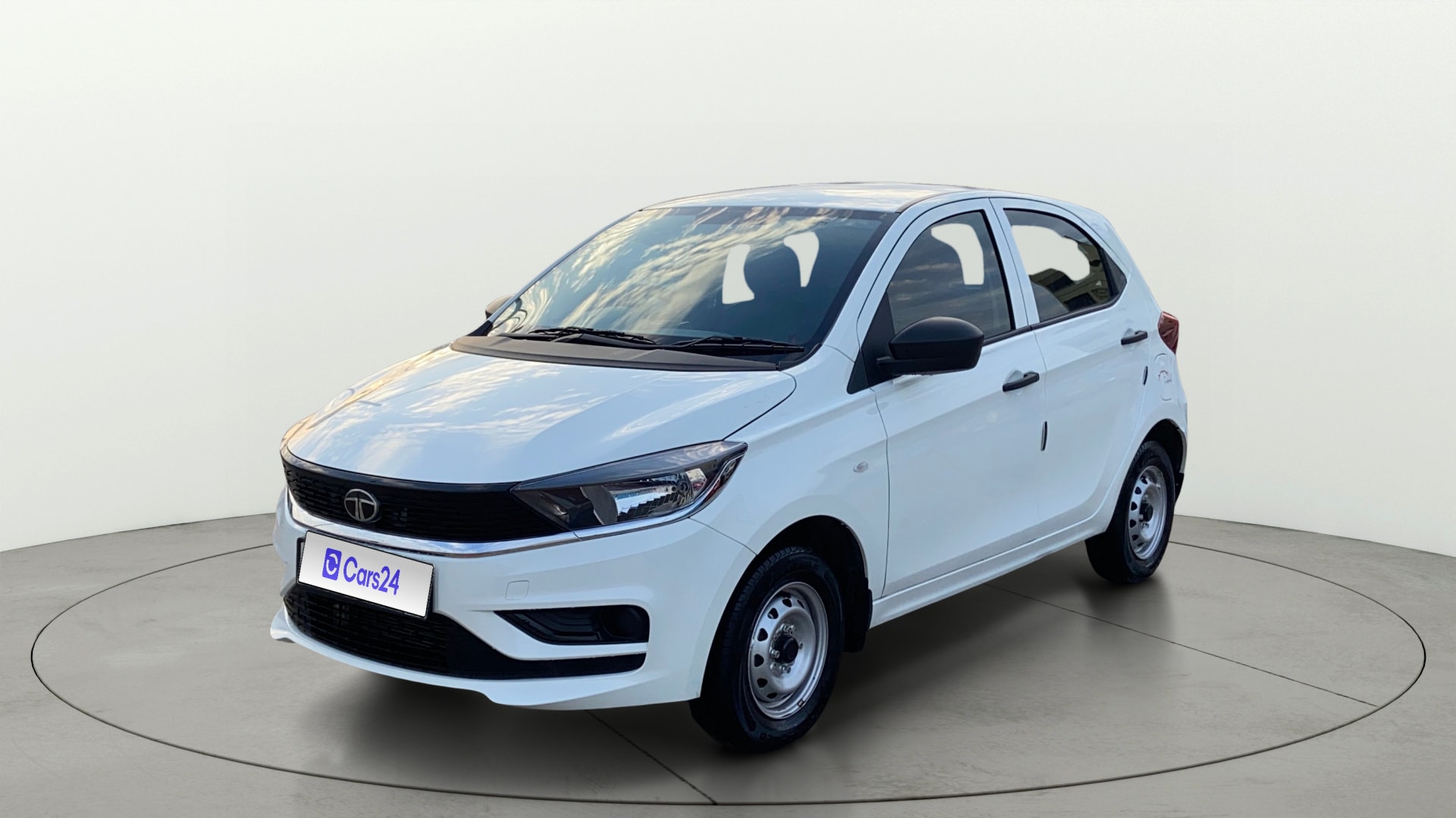 View 2026 Tata Tiago Revotorq XB Image 36 Used 2026 Tata Tiago Revotorq XB Image 36