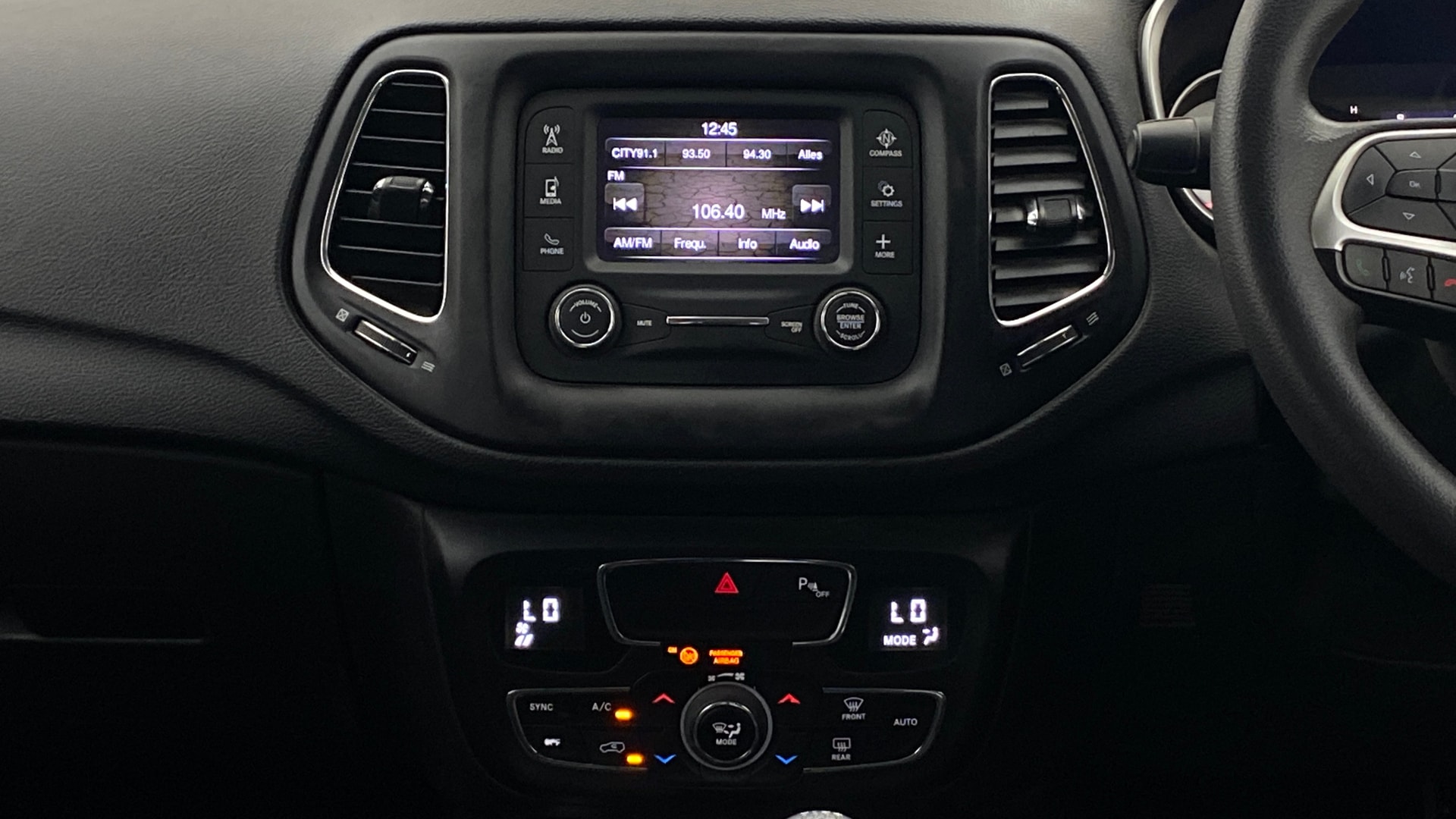 View 2020 Jeep Compass Sport Plus Petrol BS IV Image 17 Used 2020 Jeep Compass Sport Plus Petrol BS IV Image 17