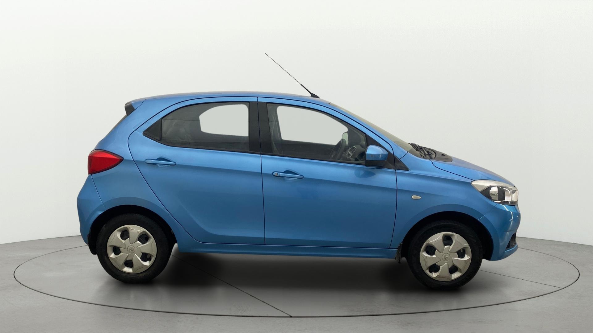 View 2016 Tata Tiago Revotorq XB Image 8 Used 2016 Tata Tiago Revotorq XB Image 8