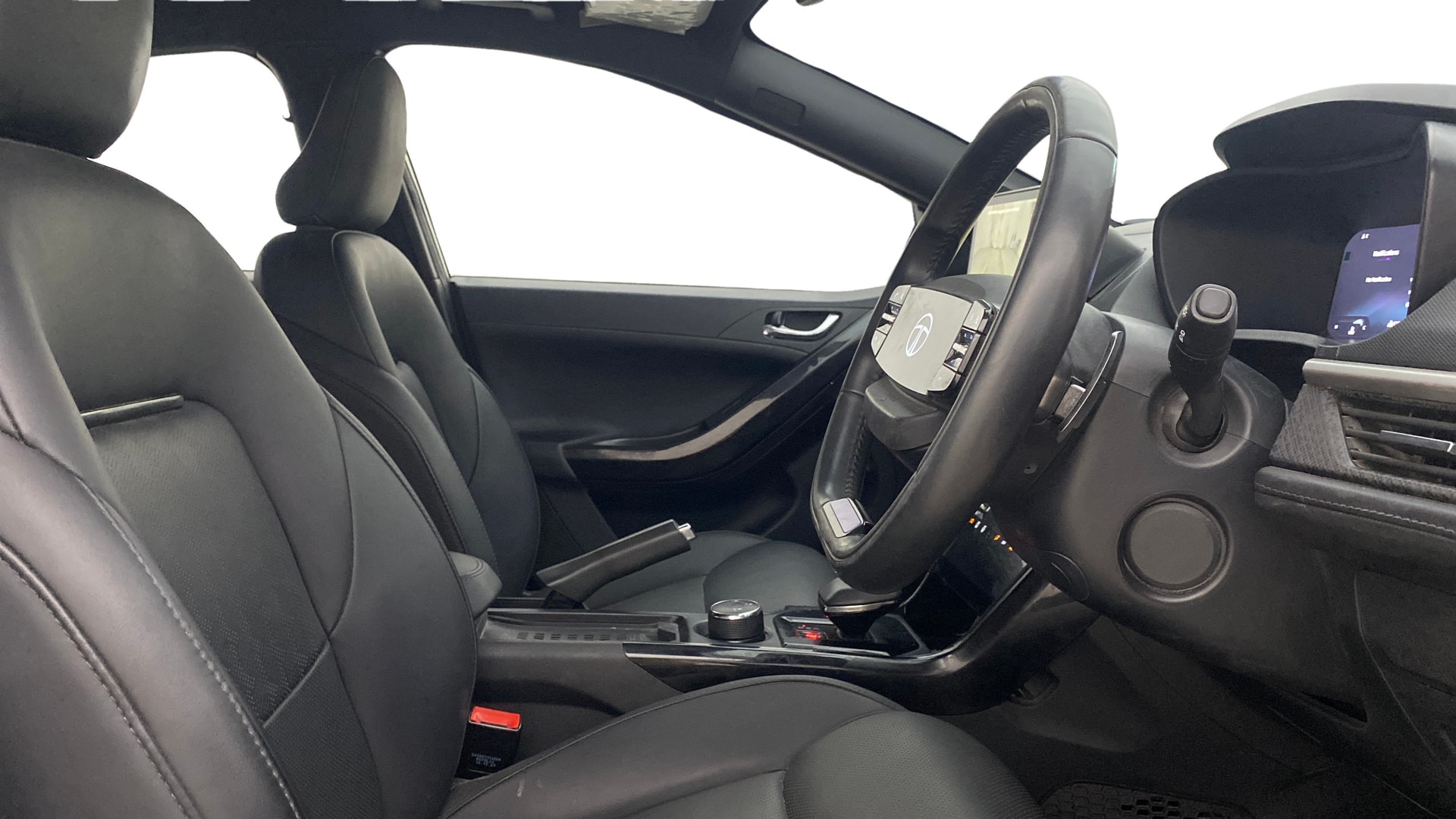 View 2024 Tata Nexon Revotron XE Image 27 Used 2024 Tata Nexon Revotron XE Image 27