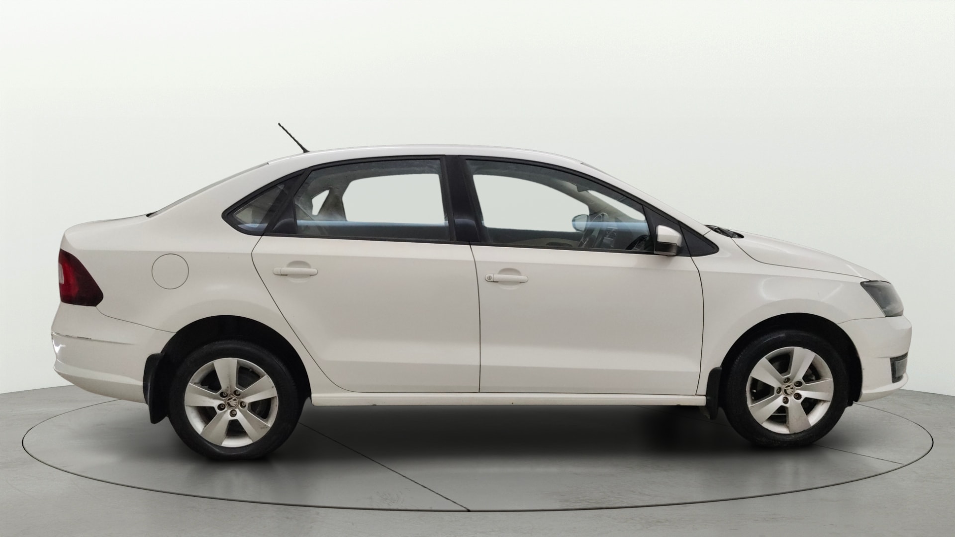 View 2020 Skoda Rapid 1.6 MPI Ambition Petrol BS IV Image 8 Used 2020 Skoda Rapid 1.6 MPI Ambition Petrol BS IV Image 8