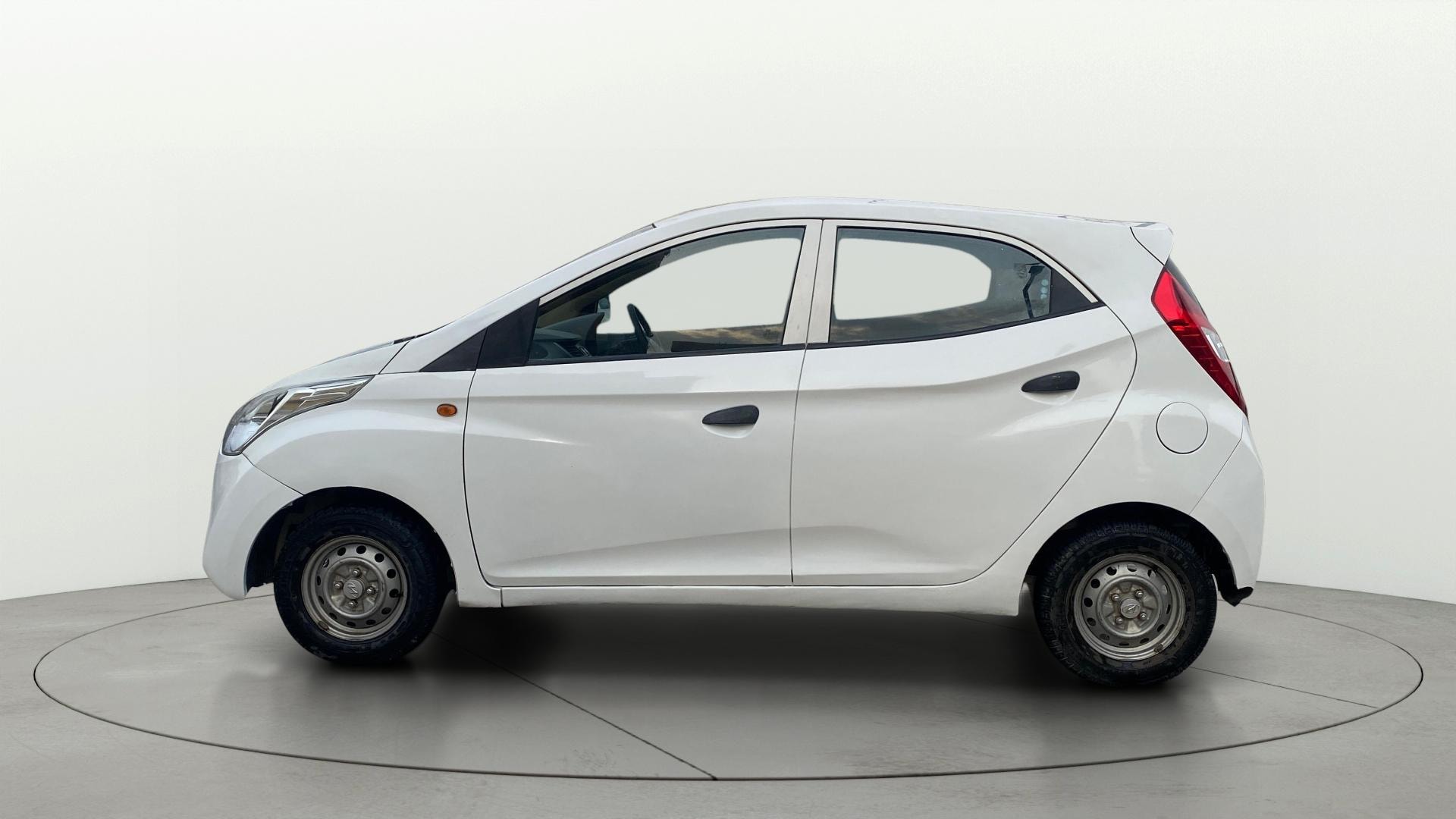 View 2013 Hyundai EON Era Plus Image 5 Used 2013 Hyundai EON Era Plus Image 5