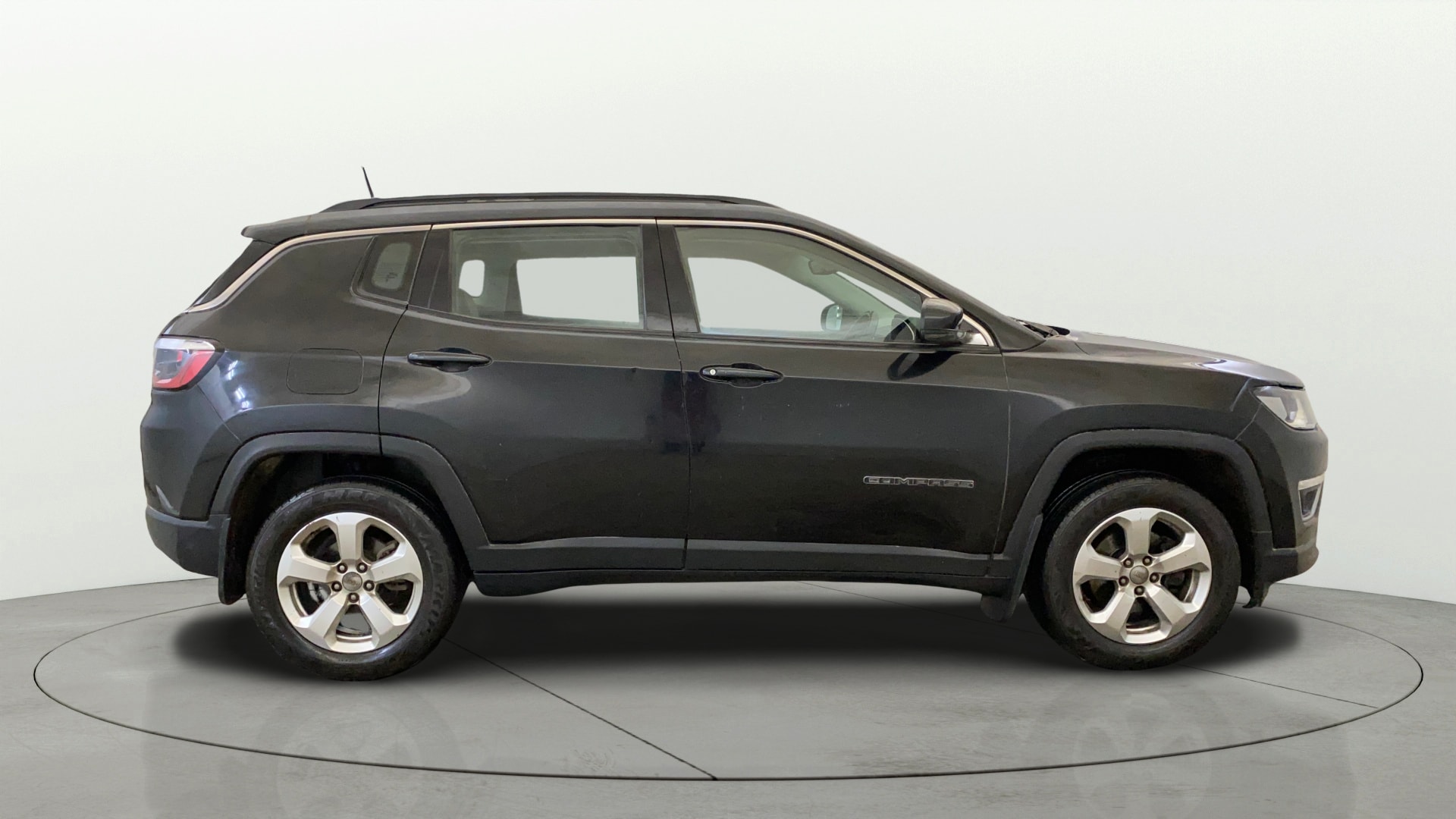 View 2017 Jeep Compass Limited (O)1.4 Multi AIR Petrol DDCT AT BS IV Image 8 Used 2017 Jeep Compass Limited (O)1.4 Multi AIR Petrol DDCT AT BS IV Image 8