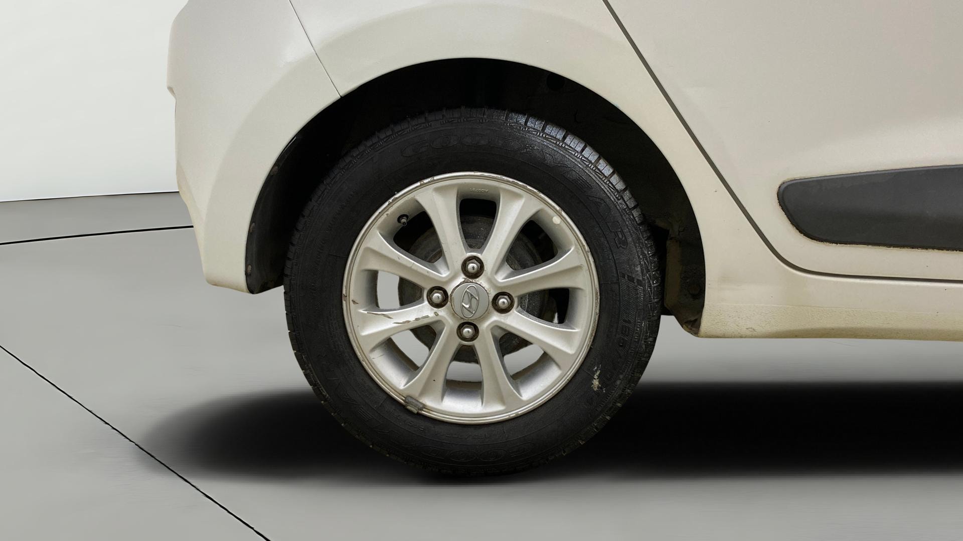 View 2015 Hyundai Grand i10 Asta AT 1.2 Kappa VTVT Image 24 Used 2015 Hyundai Grand i10 Asta AT 1.2 Kappa VTVT Image 24