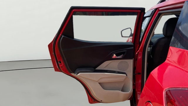 View Mahindra XUV300 Image 23 Used Mahindra XUV300 Image 23