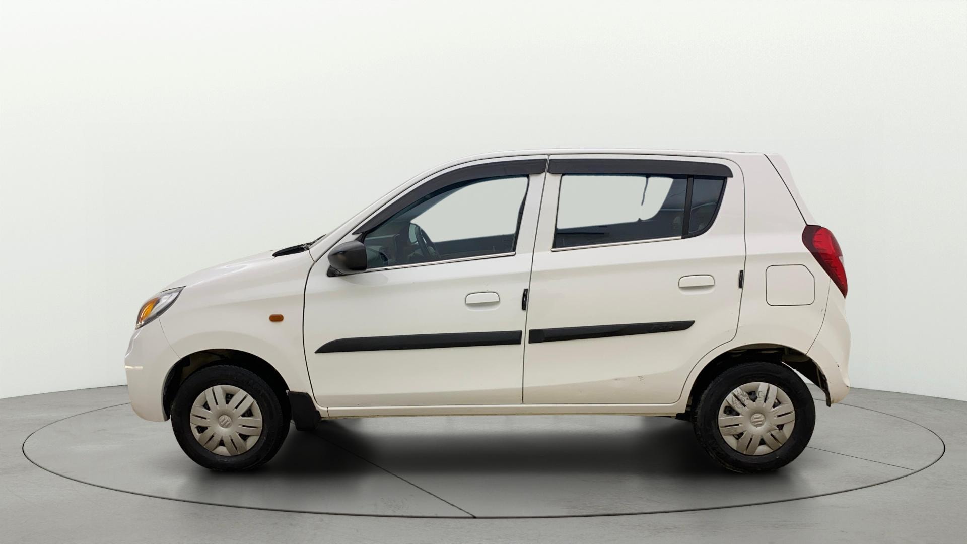 View 2023 Maruti Suzuki 1000 Base Variant Image 24 Used 2023 Maruti Suzuki 1000 Base Variant Image 24