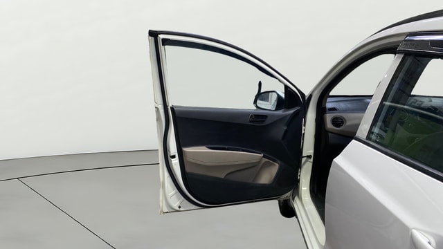 View Hyundai Grand i10 Image 30 Used Hyundai Grand i10 Image 30