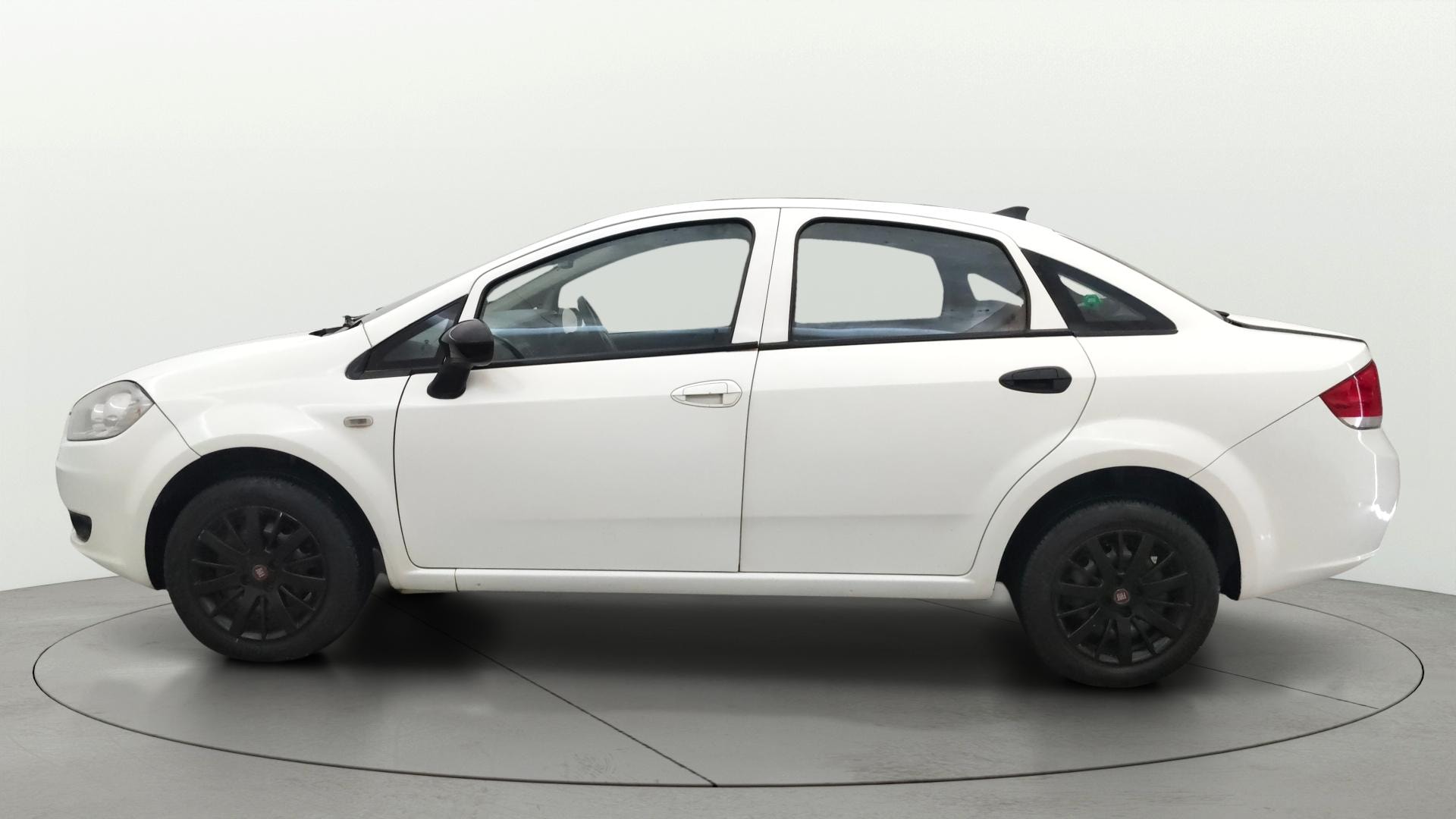View 2013 Fiat Linea 1.4L Active Fire Petrol Image 5 Used 2013 Fiat Linea 1.4L Active Fire Petrol Image 5