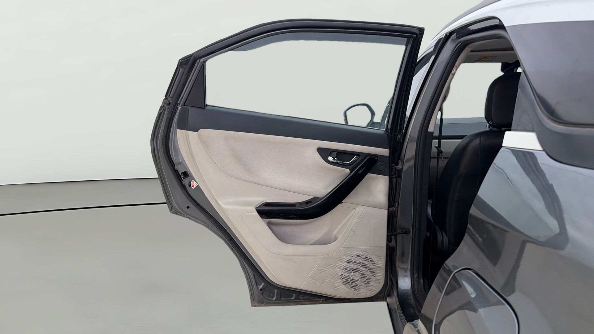 View 2020 Tata Nexon Revotron XE Image 15 Used 2020 Tata Nexon Revotron XE Image 15